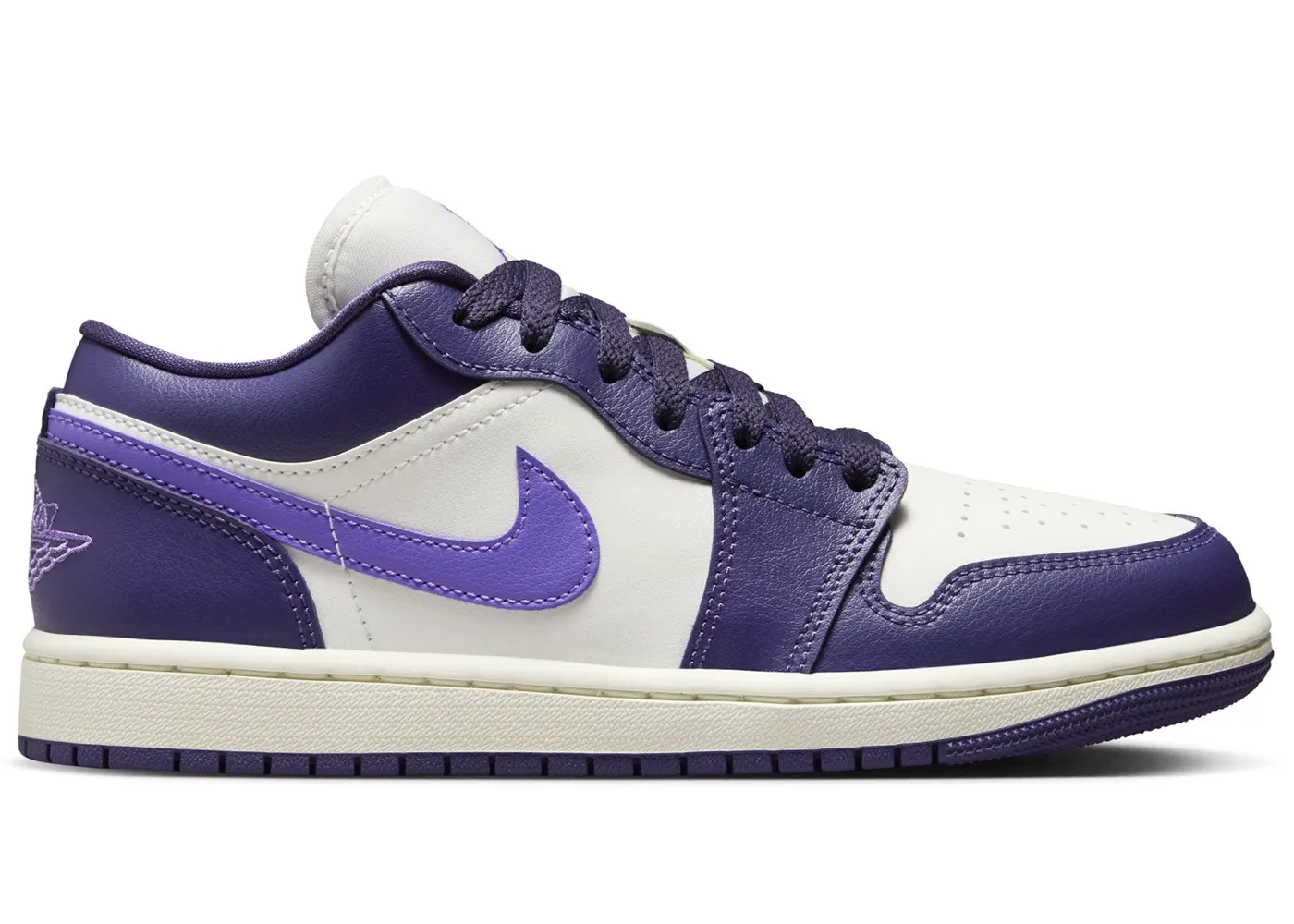 Фото № 1 с приближением к товару «‎Jordan 1 Low Sky J Purple »
