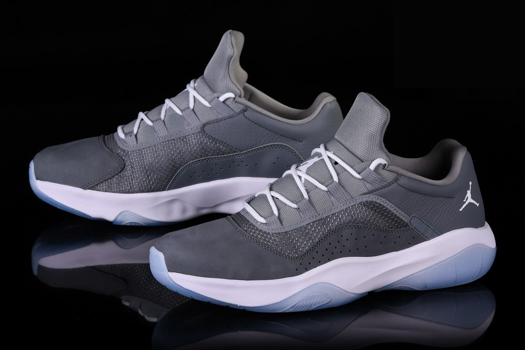Фото № 2 с приближением к товару «‎Jordan Air Jordan 11 CMFT Low 'Cool Grey'»