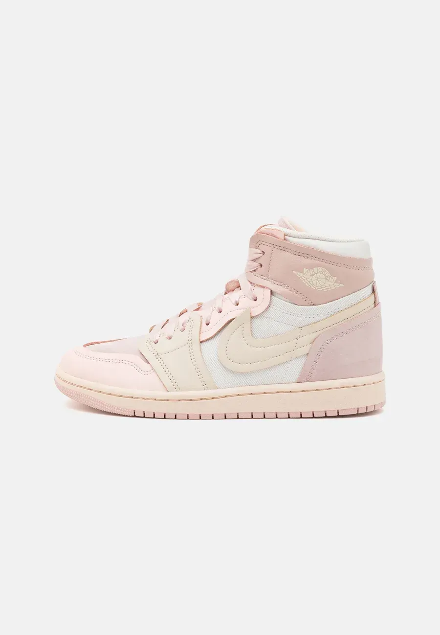 Фото № 1 с приближением к товару «‎AIR JORDAN 1»
