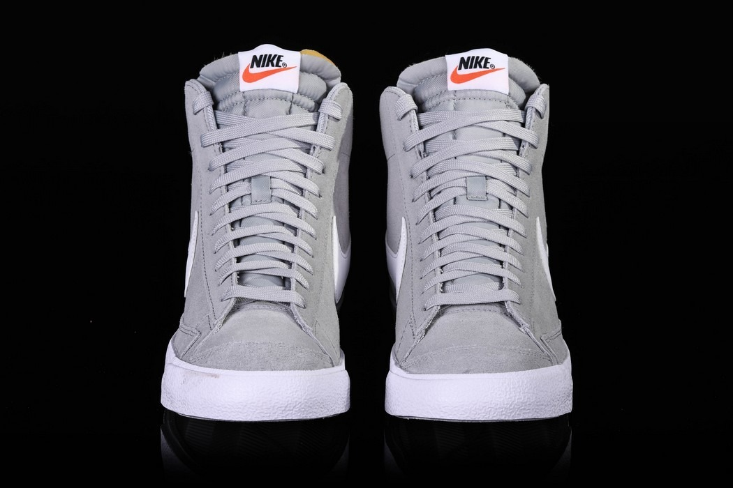 Фото № 4 с приближением к товару «‎Nike Blazer ’77 Retro Wolf»