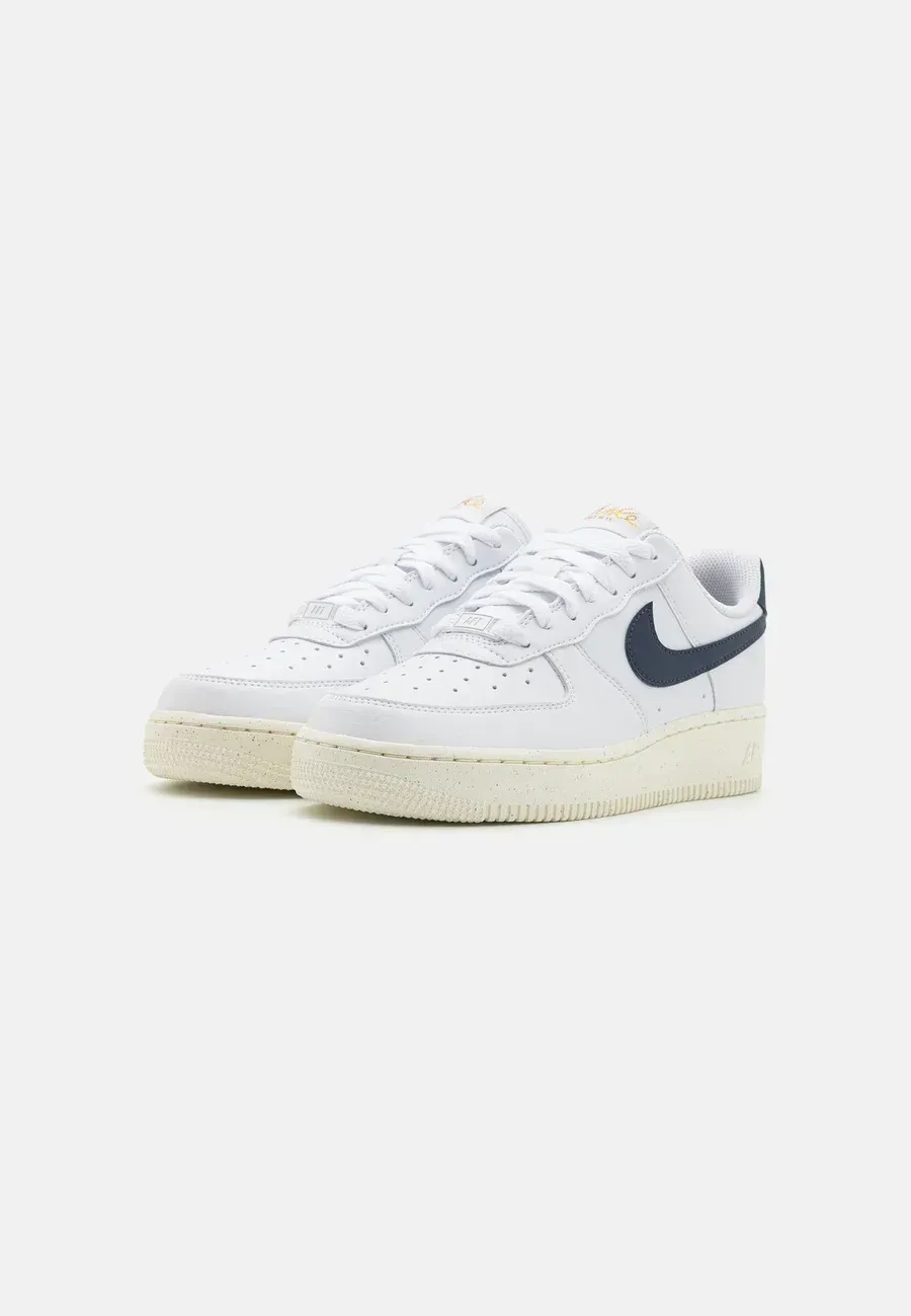 Фото № 4 с приближением к товару «‎AIR FORCE 1 07»