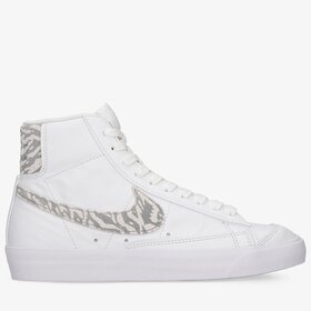 Фото № 1 с приближением к товару «‎Nike W Blazer 77 SE»