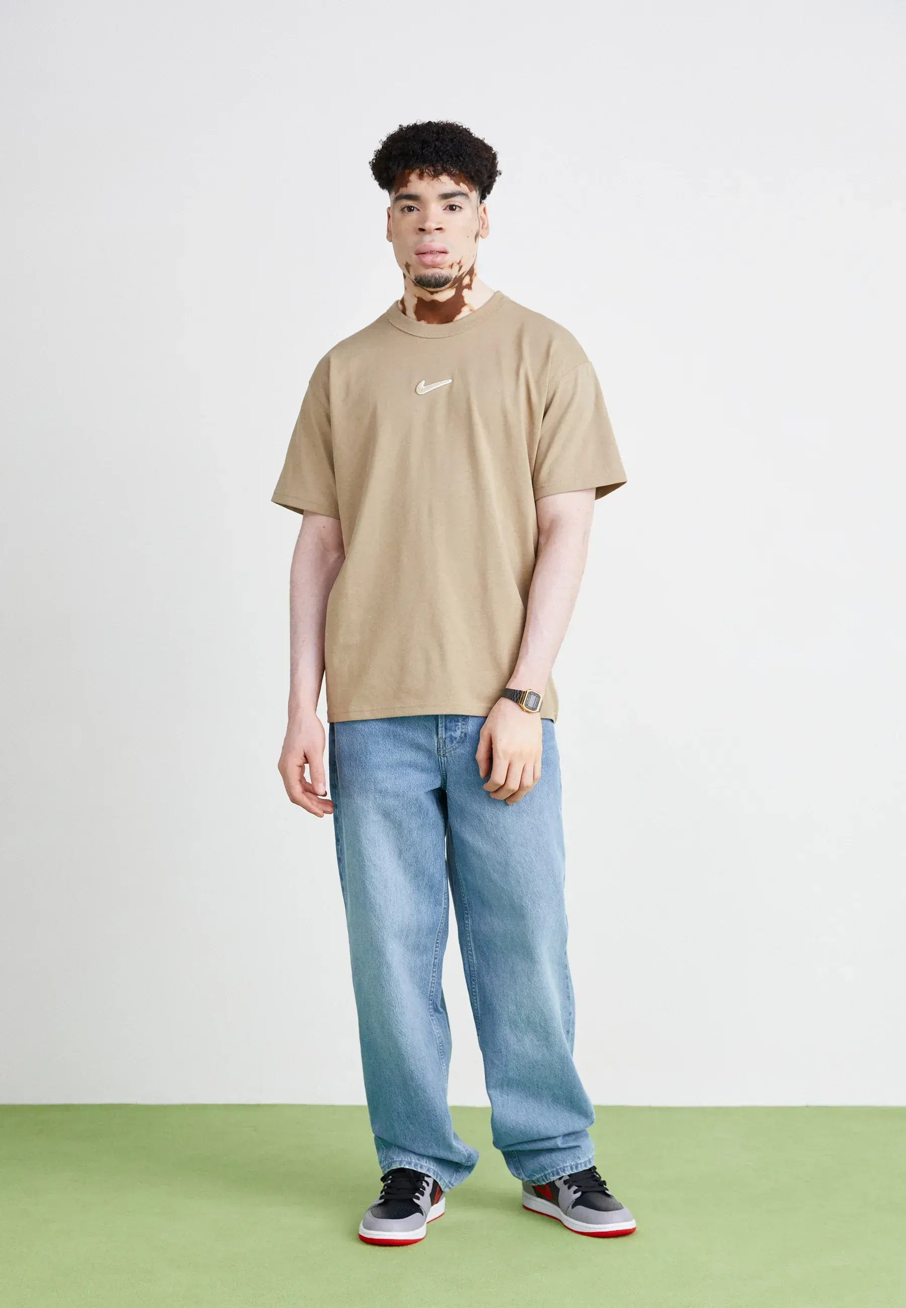 Фото № 3 с приближением к товару «‎AIR JORDAN 1 LOW»