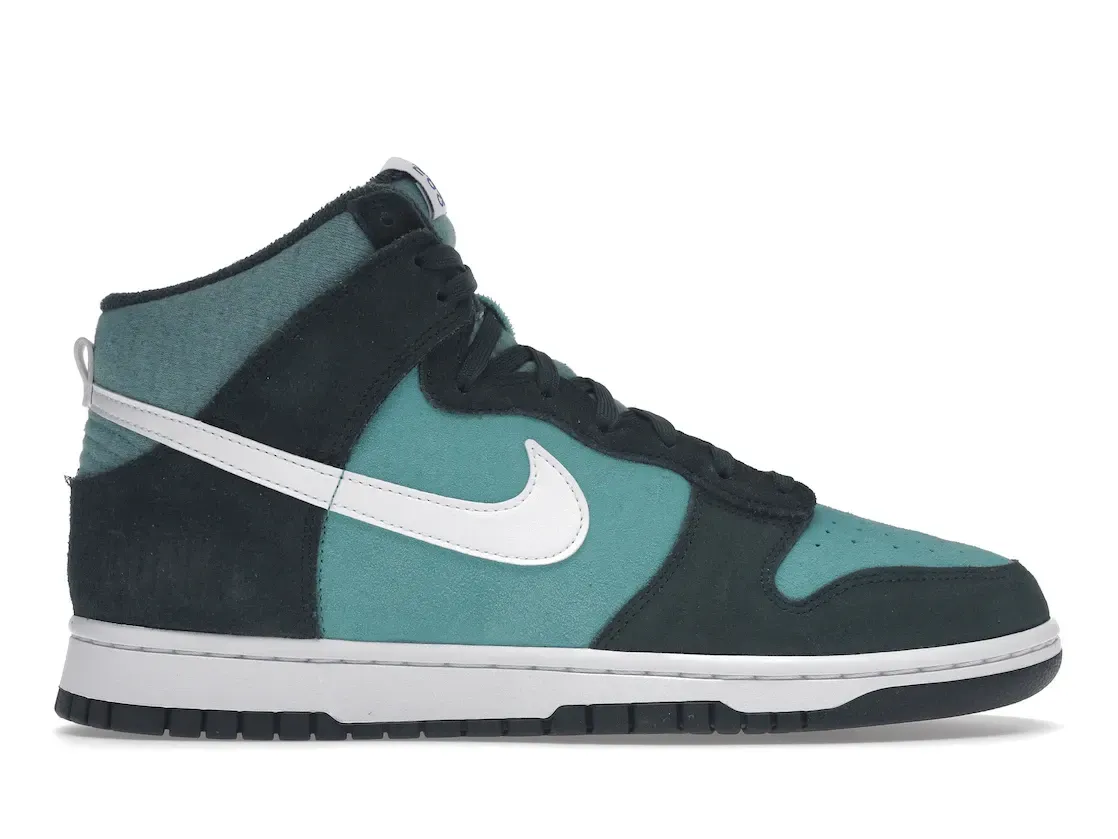 Фото № 1 с приближением к товару «‎Nike Dunk High Retro SE Athletic Club Pro Green»
