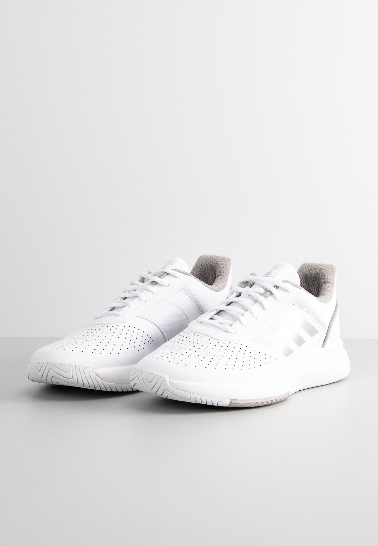 Фото № 2 с приближением к товару «‎Adidas Courtsmash»