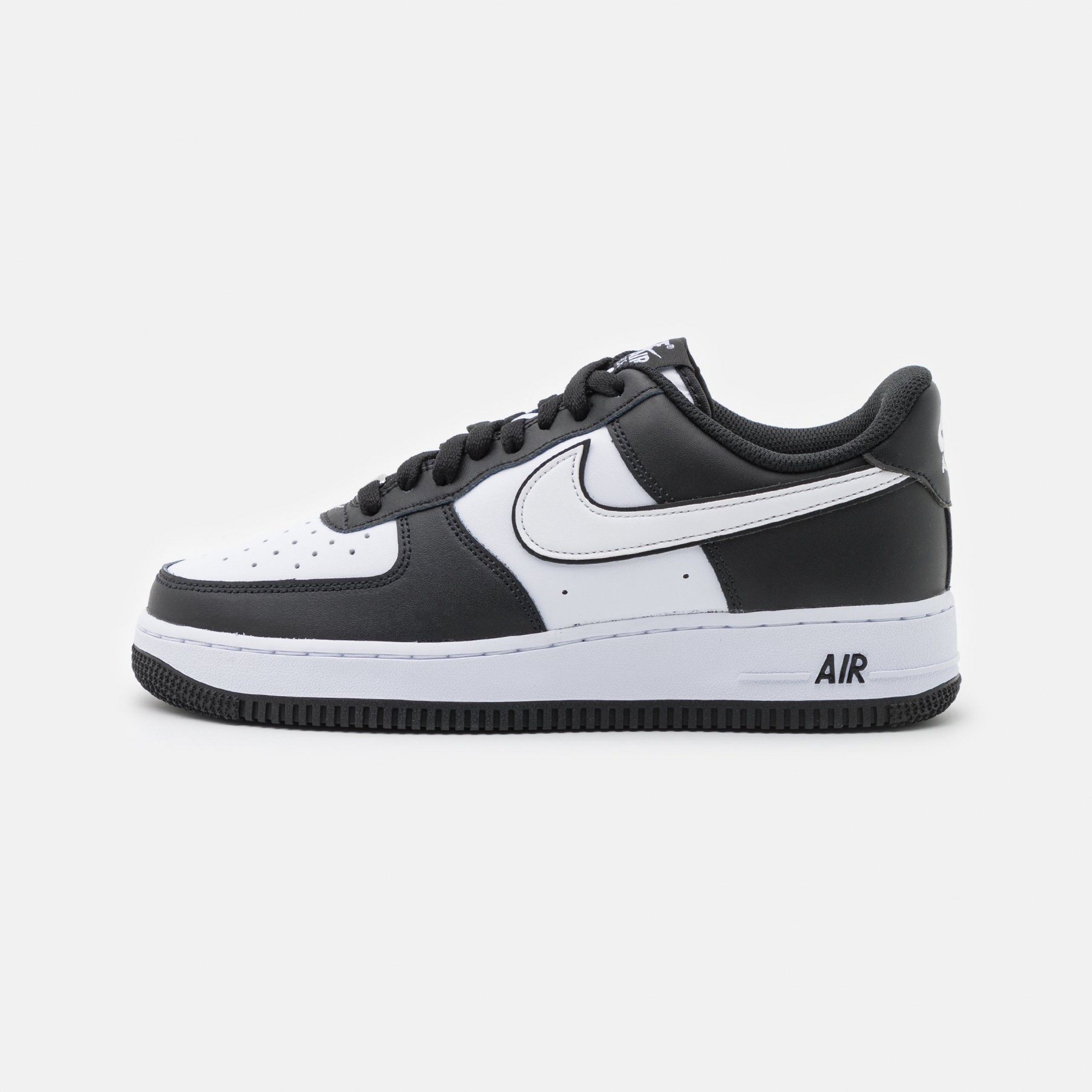 Фото № 1 с приближением к товару «‎Nike Air Force 1 07 »