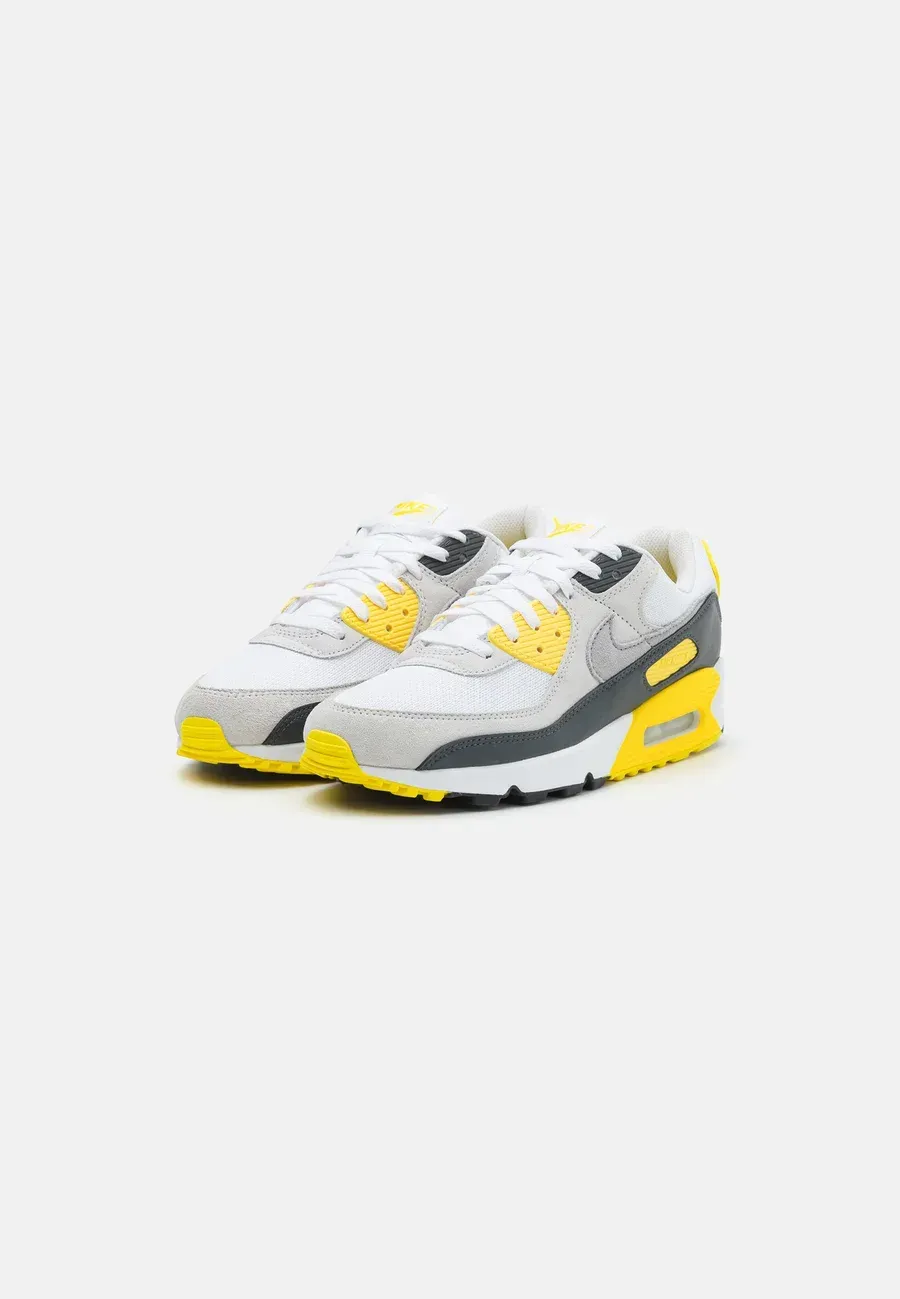 Фото № 2 с приближением к товару «‎AIR MAX 90»
