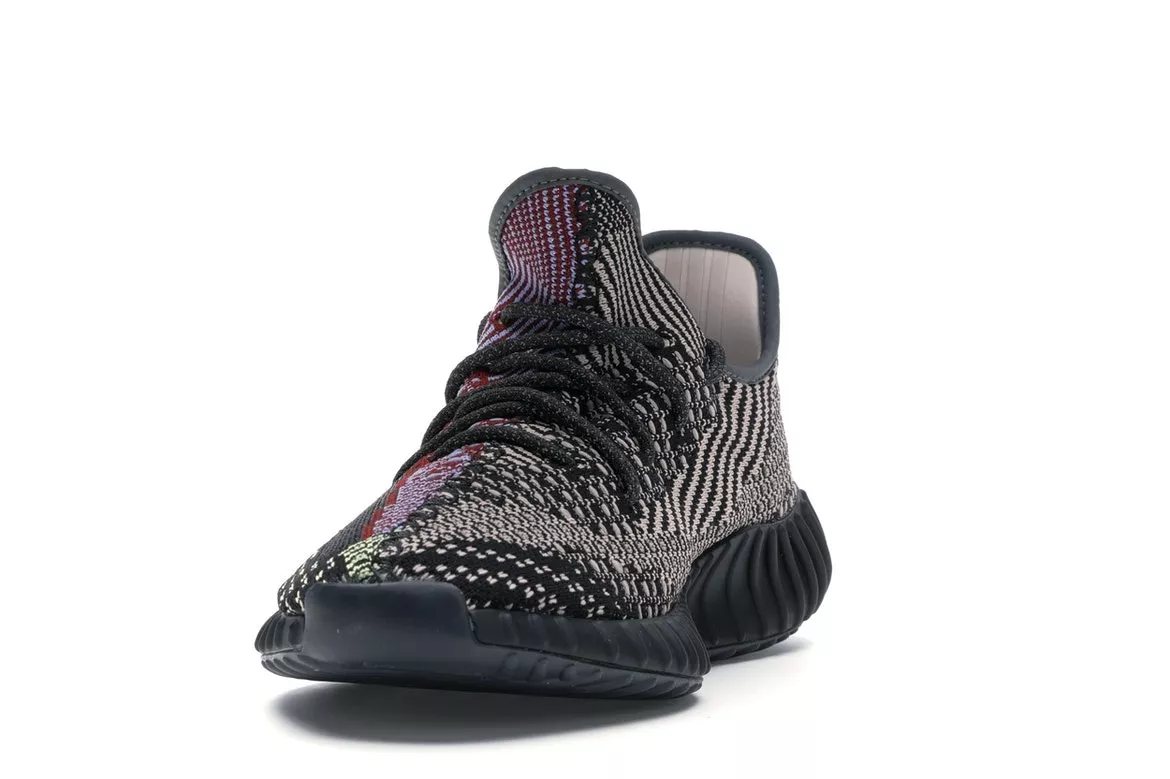 Фото № 2 с приближением к товару «‎adidas Yeezy Boost 350 V2 Yecheil (Non-Reflective)»