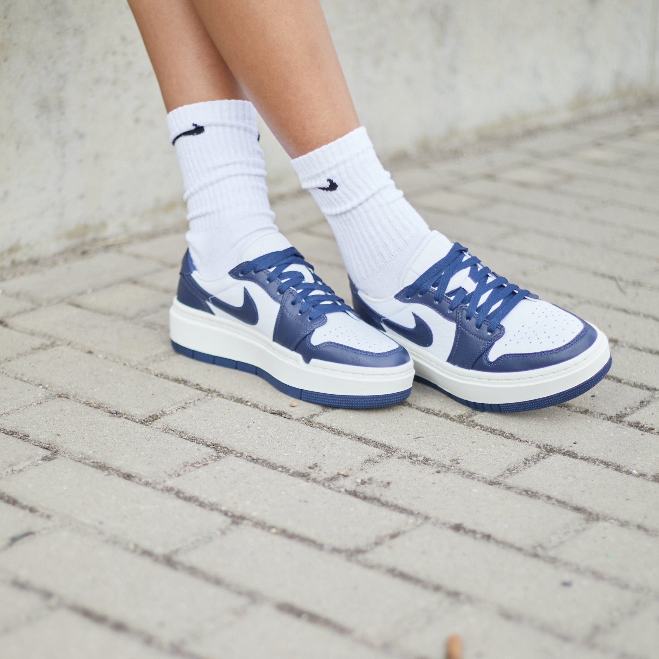 Фото № 3 с приближением к товару «‎Jordan Wmns Air Lv8d »