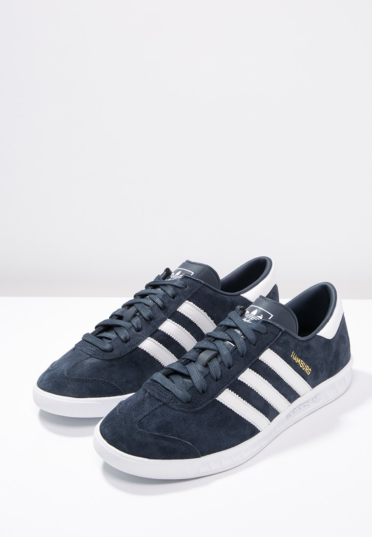 Фото № 3 с приближением к товару «‎Adidas Hamburg »