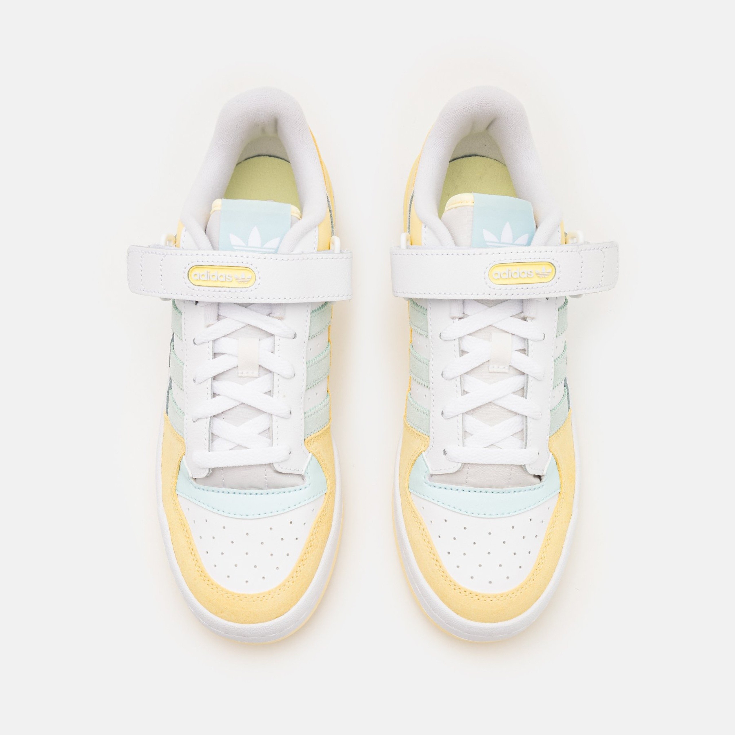 Фото № 4 с приближением к товару «‎Adidas Forum »