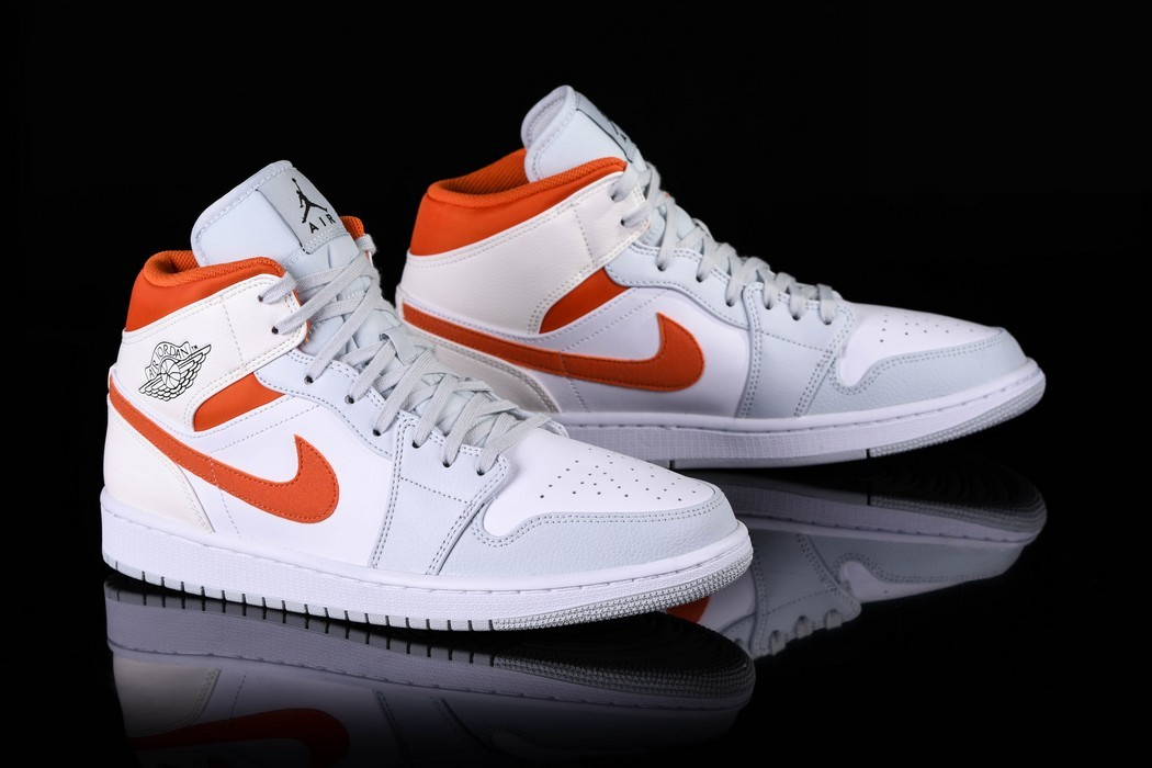 Фото № 3 с приближением к товару «‎Nike Air Jordan 1 Retro SE Starfish Platinium»