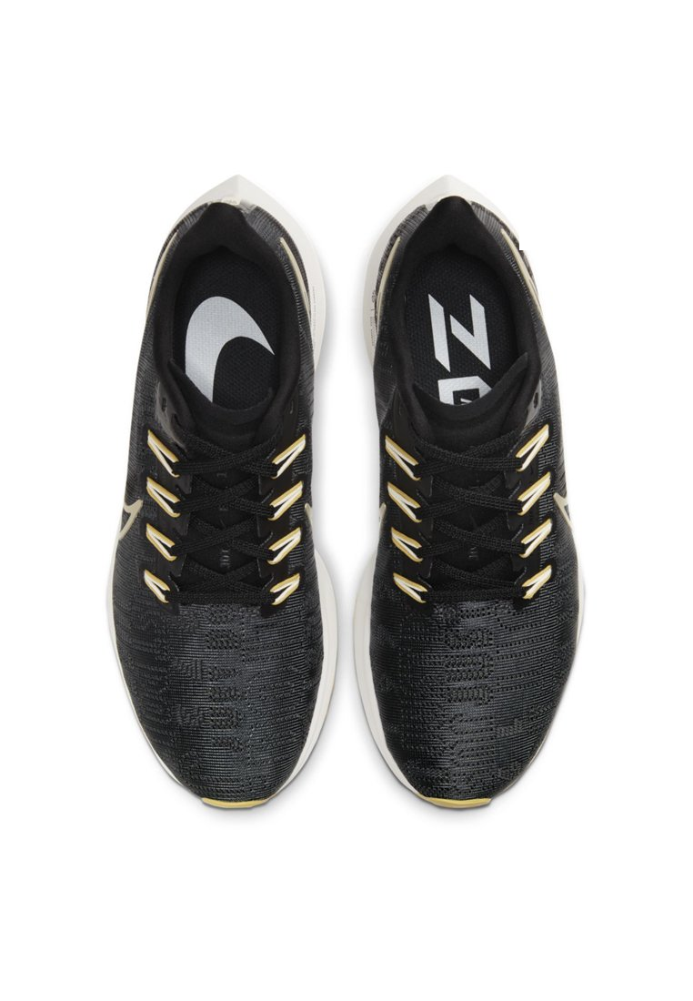 Фото № 2 с приближением к товару «‎Nike Air Zoom Pegasus»
