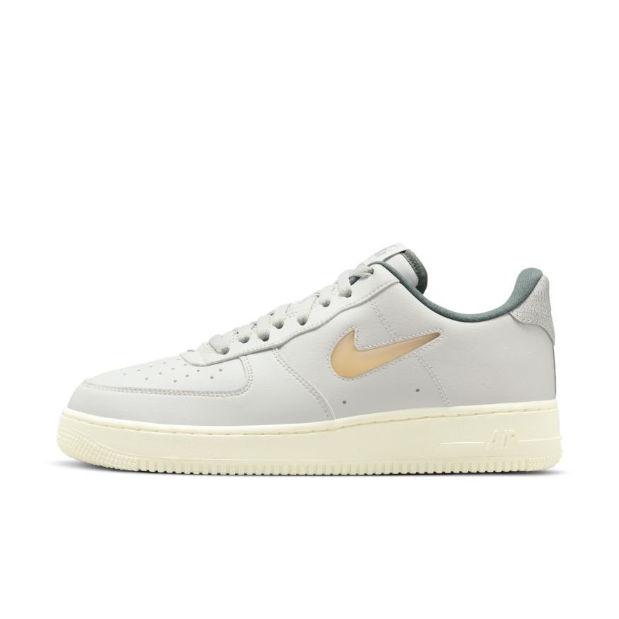 Фото № 2 с приближением к товару «‎Nike Air Force 1 07 LX»