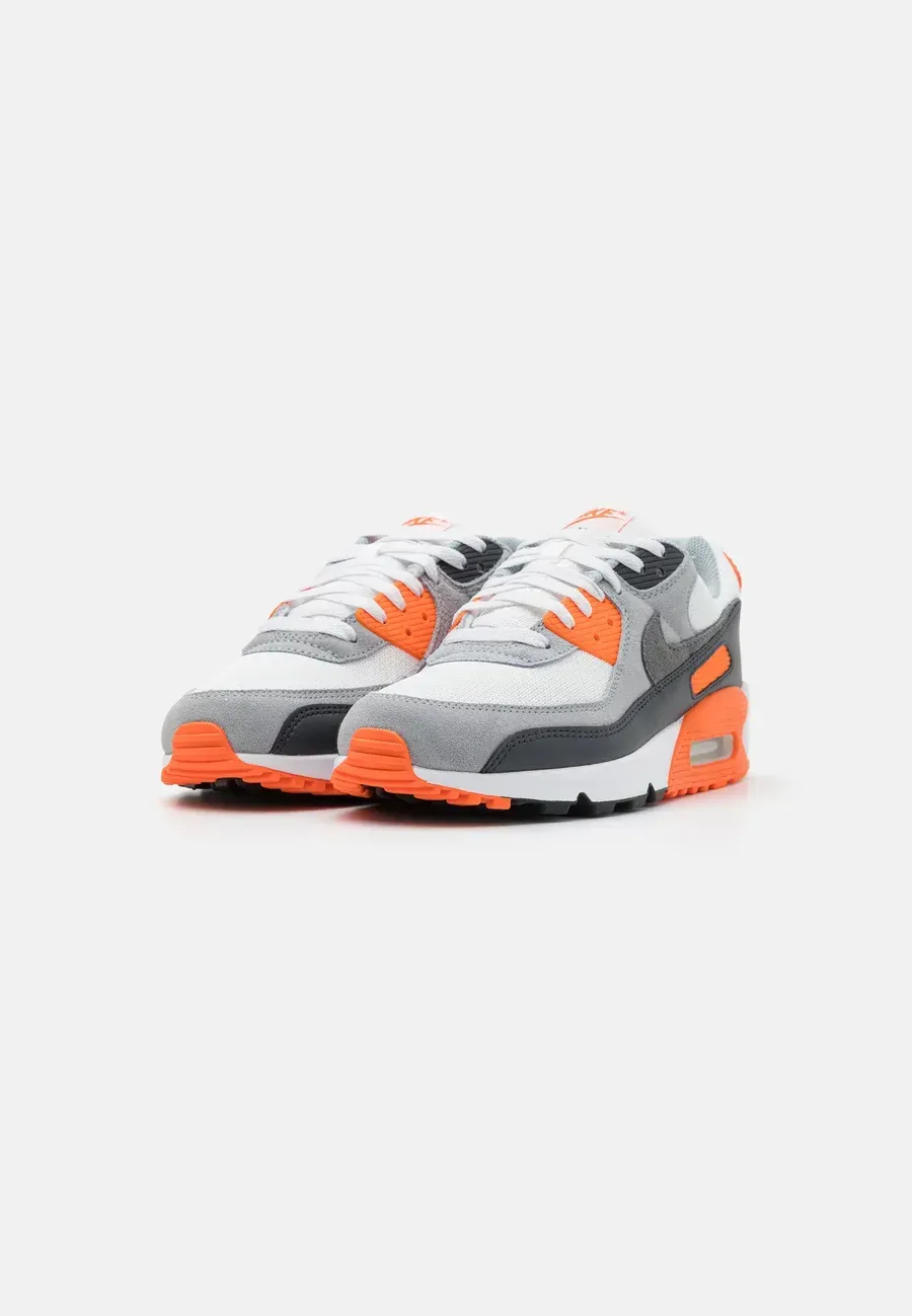 Фото № 2 с приближением к товару «‎AIR MAX 90»