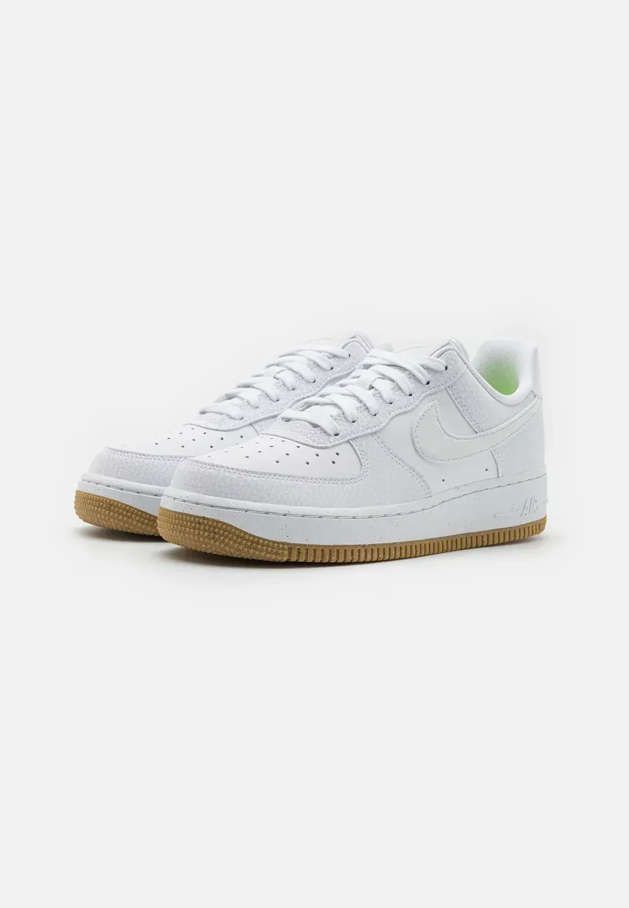 Фото № 2 с приближением к товару «‎AIR FORCE 1 07»