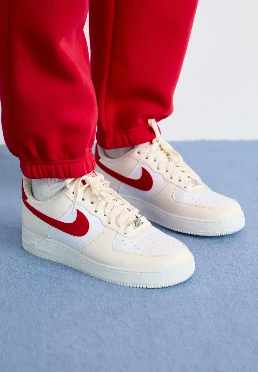 Фото № 2 с приближением к товару «‎AIR FORCE 1 07 NEXT NATURE»