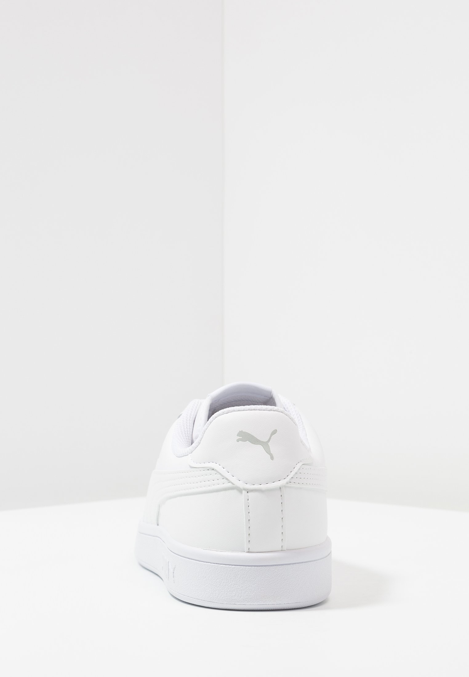 Фото № 4 с приближением к товару «‎Puma Smash »