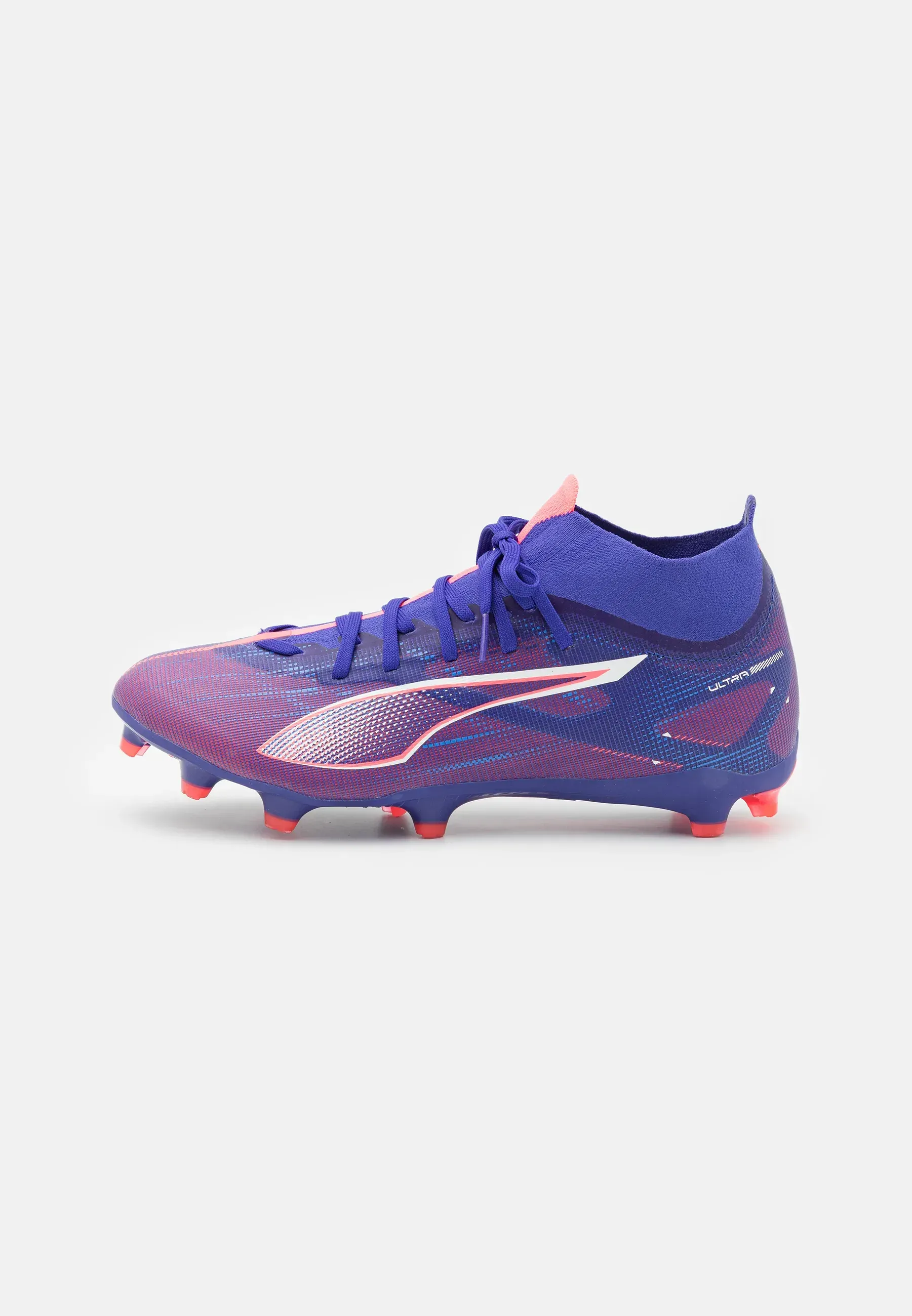 Фото № 1 с приближением к товару «‎ULTRA 5 MATCH LACELESS FG/AG»