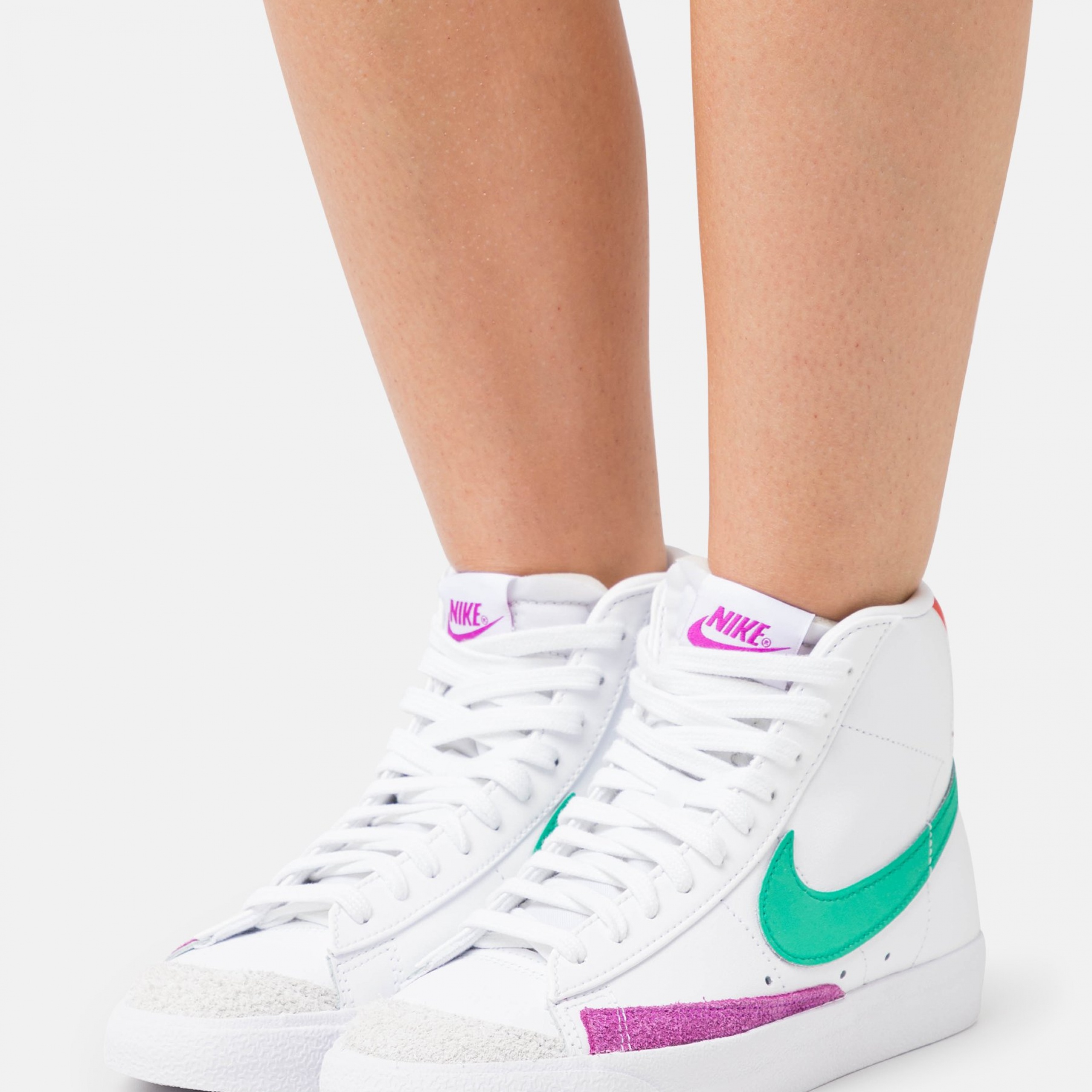 Фото № 1 с приближением к товару «‎Nike W Blazer 77 »