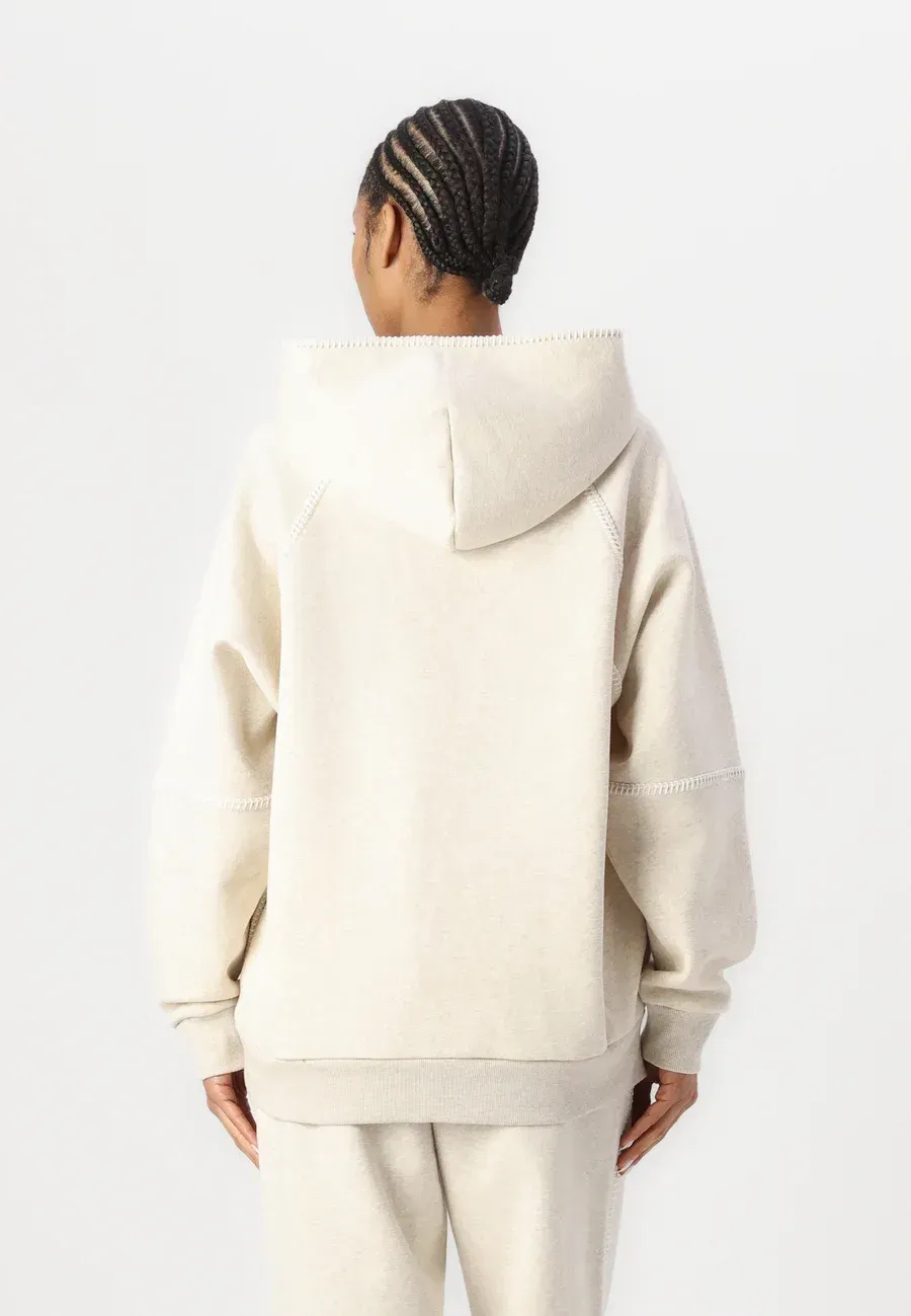 Фото № 3 с приближением к товару «‎CLASSIC HOODIE»