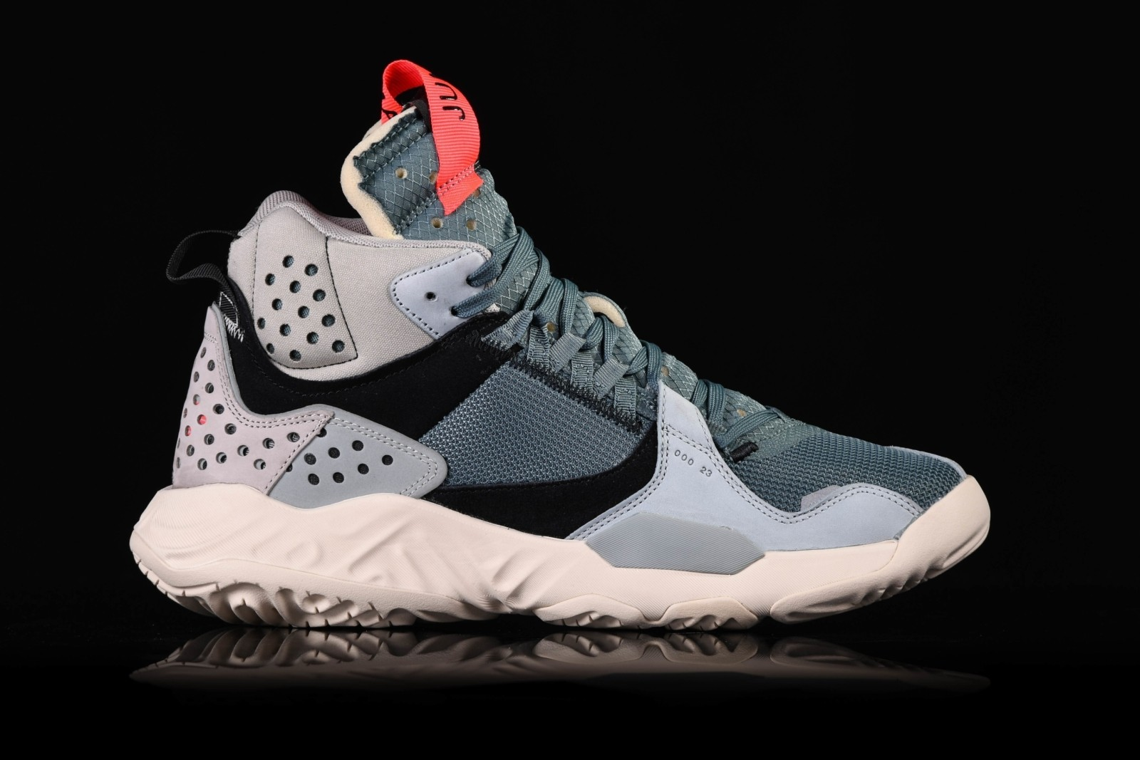 Фото № 2 с приближением к товару «‎Nike Air Jordan Delta Hasta Bright Crimson»