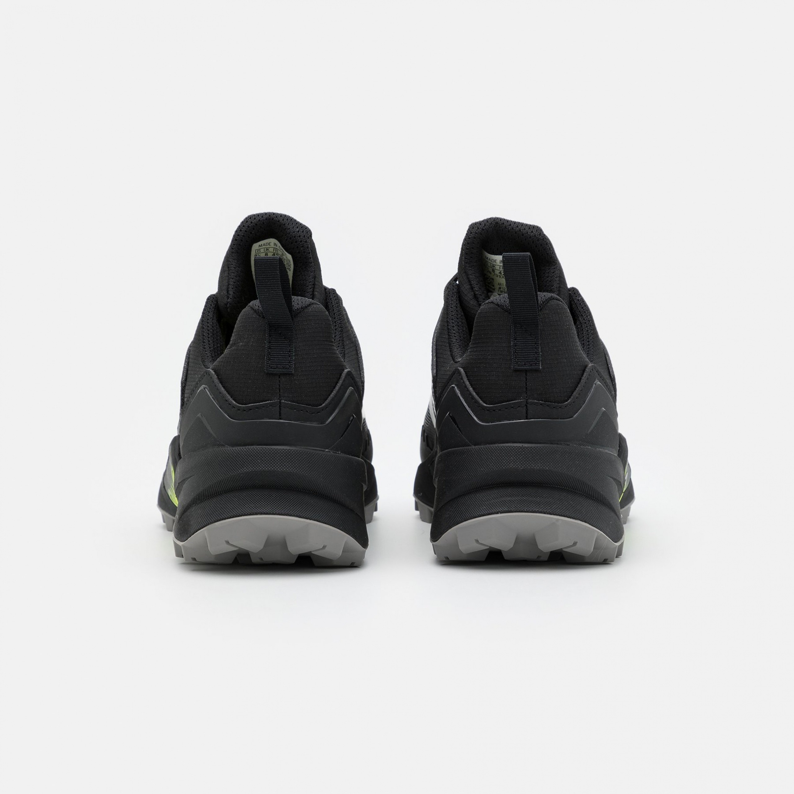 Фото № 3 с приближением к товару «‎Adidas »