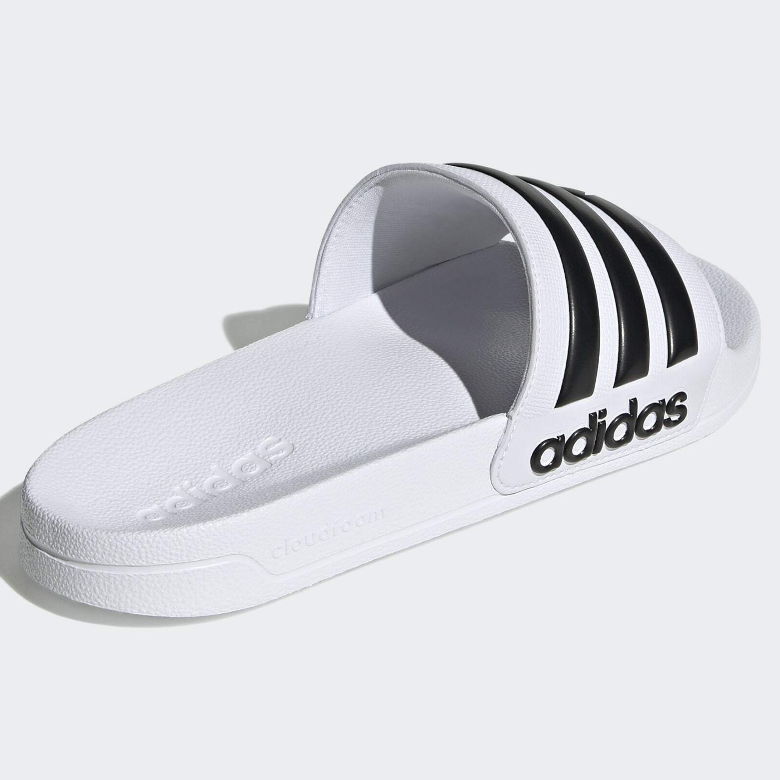 Фото № 4 с приближением к товару «‎Adidas»