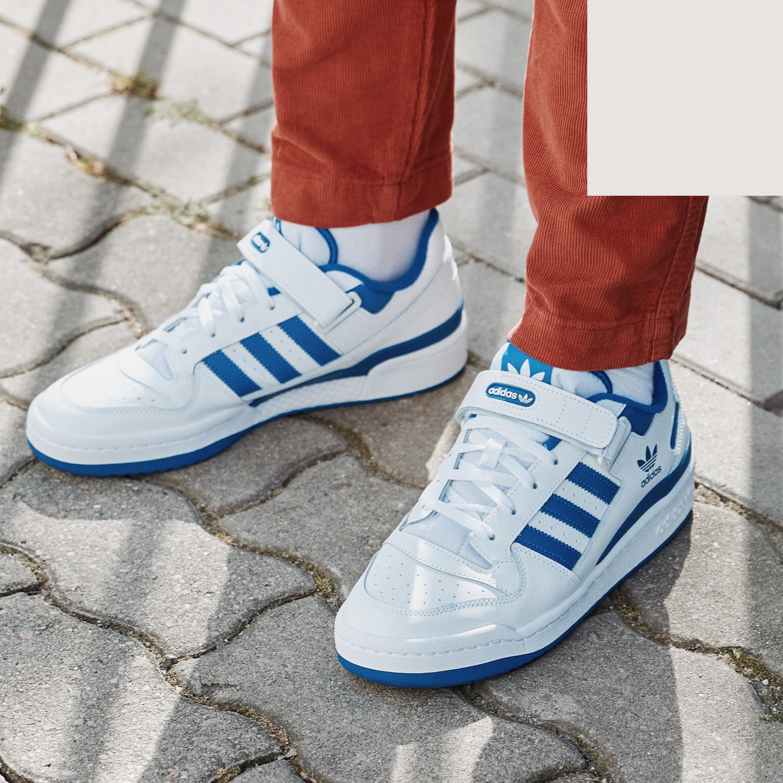 Фото № 3 с приближением к товару «‎Adidas Forum »