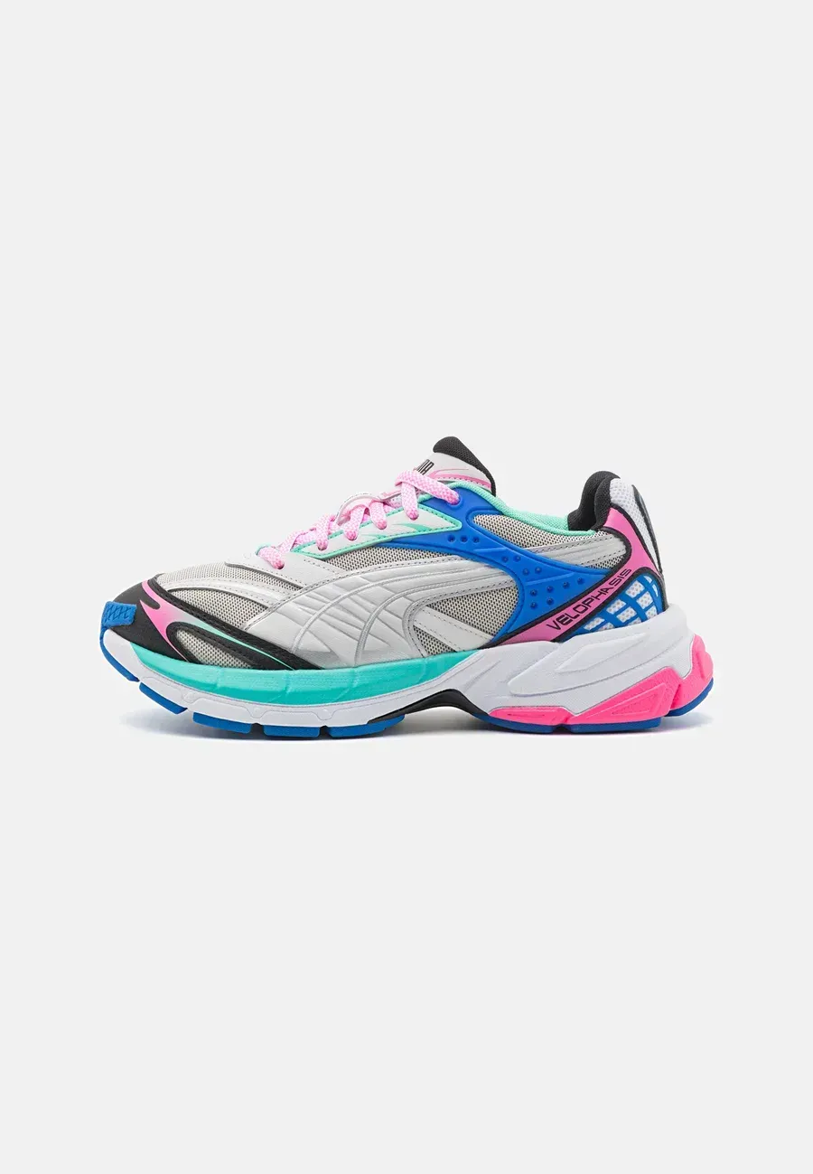 Фото № 1 с приближением к товару «‎VELOPHASIS BORN»