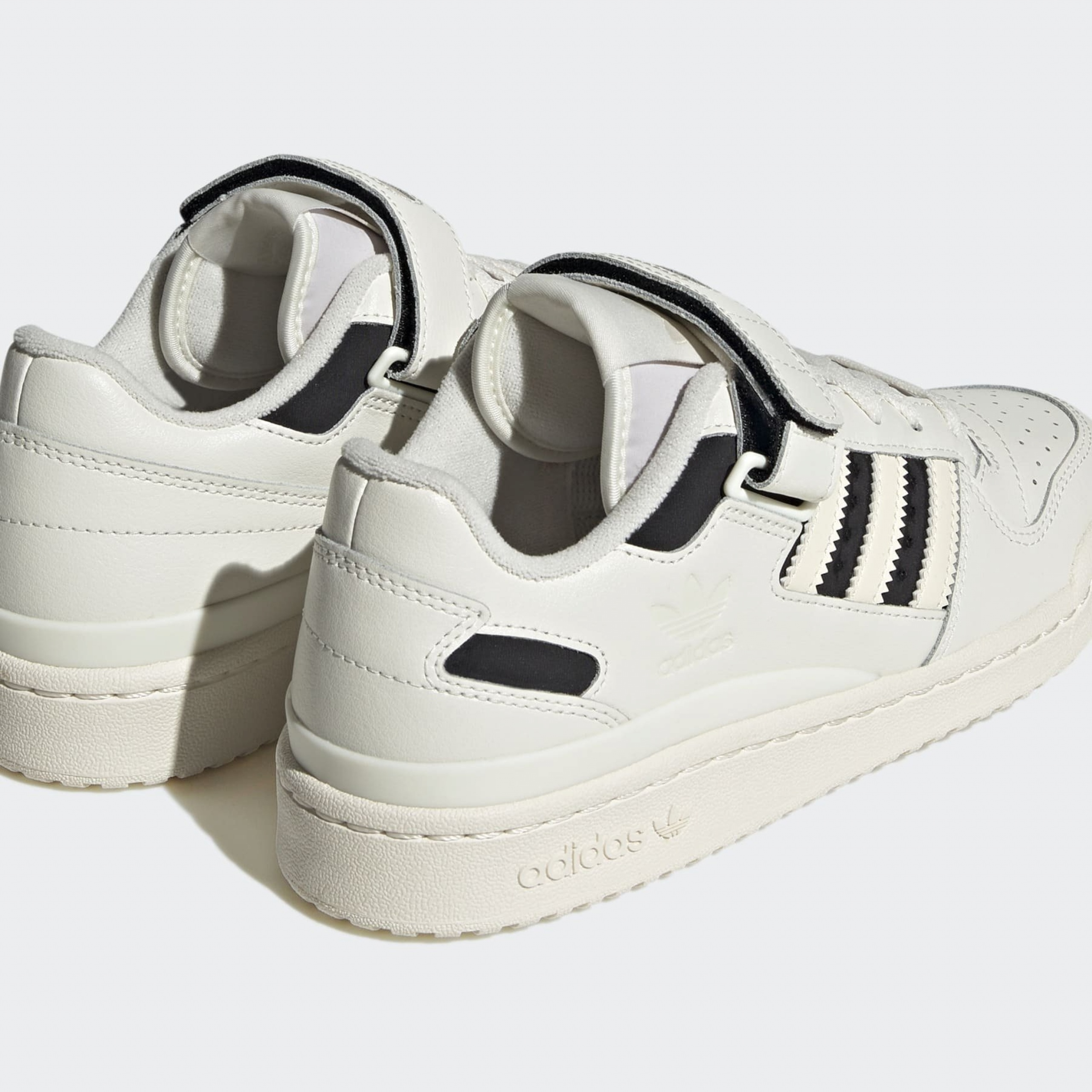 Фото № 5 с приближением к товару «‎Adidas Forum »