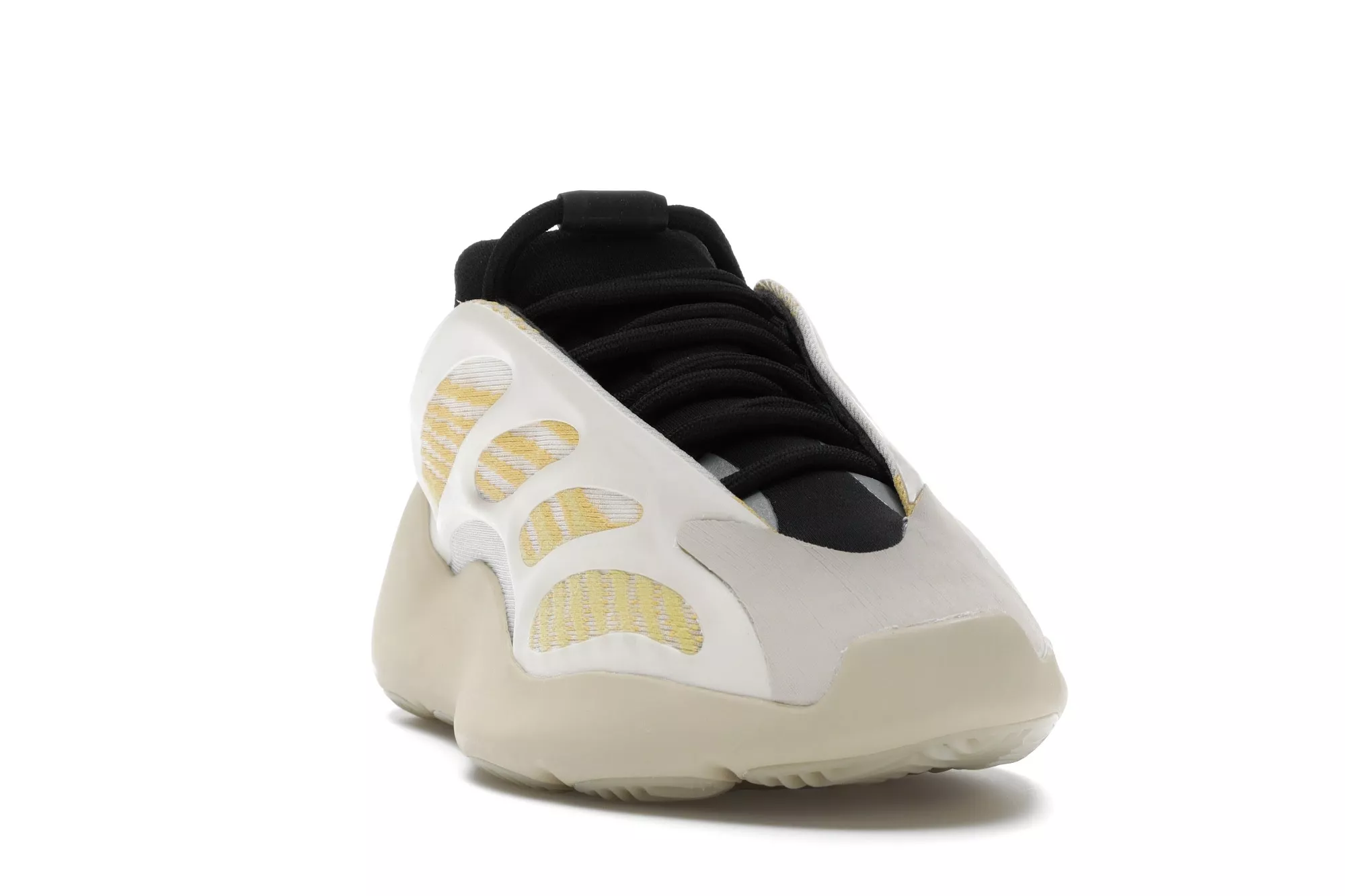 Фото № 3 с приближением к товару «‎adidas Yeezy 700 V3 Safflower»