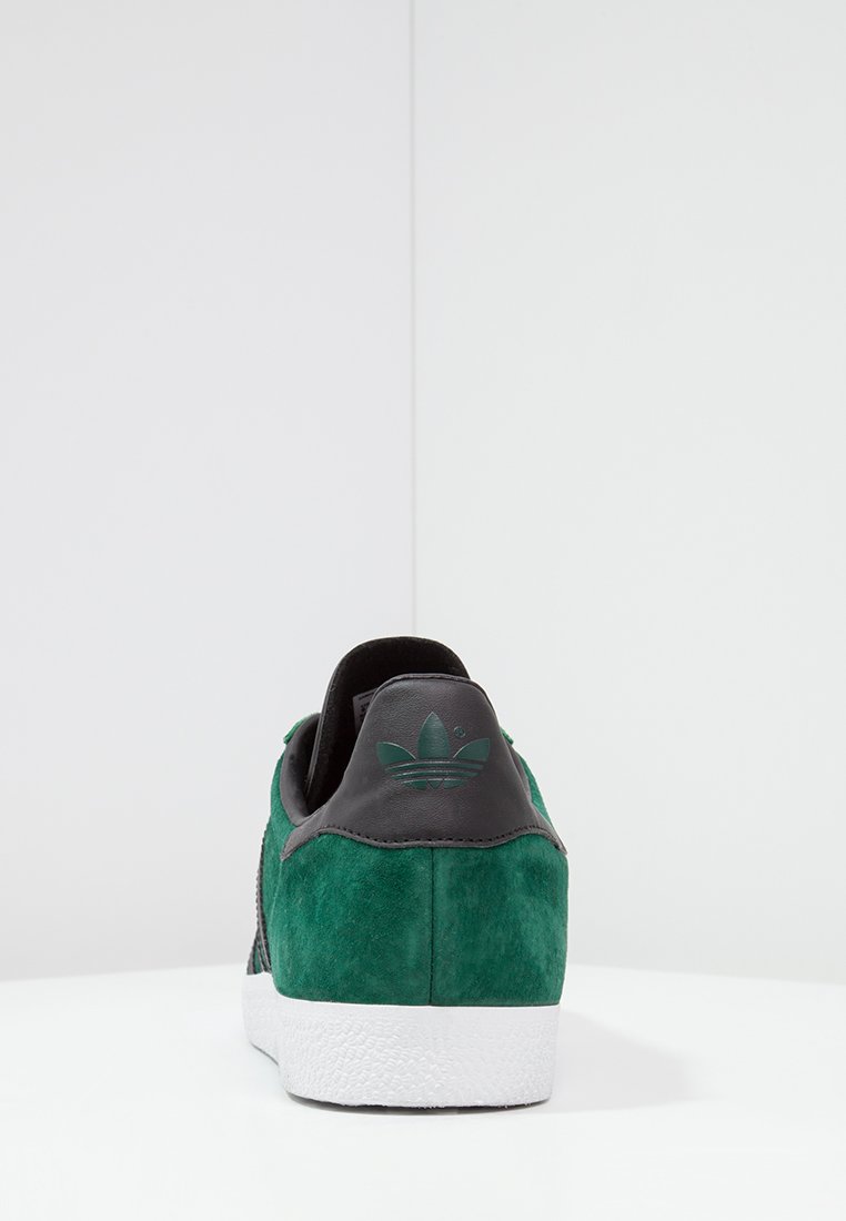 Фото № 4 с приближением к товару «‎Adidas Gazelle »