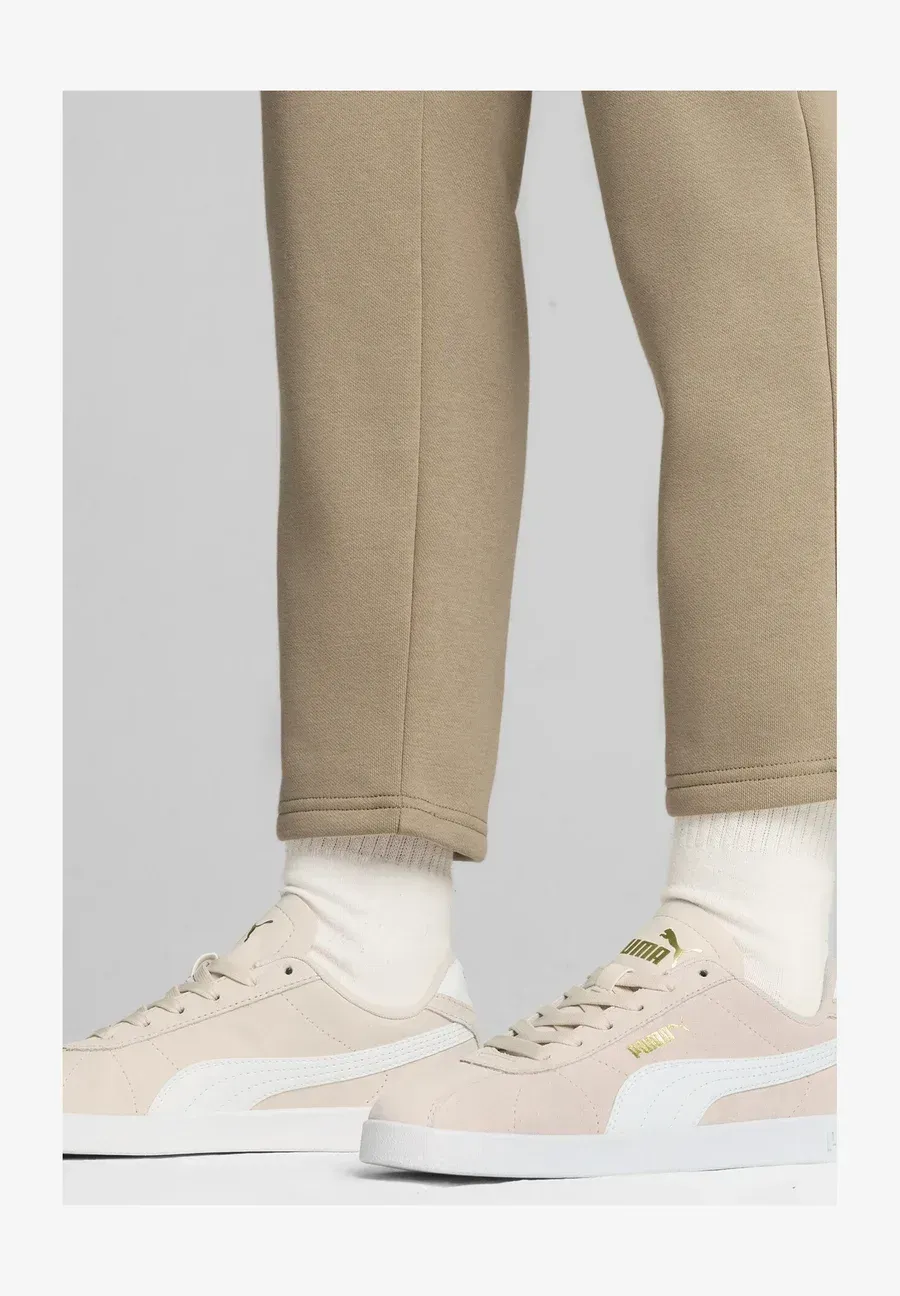 Фото № 1 с приближением к товару «‎CLUB II»