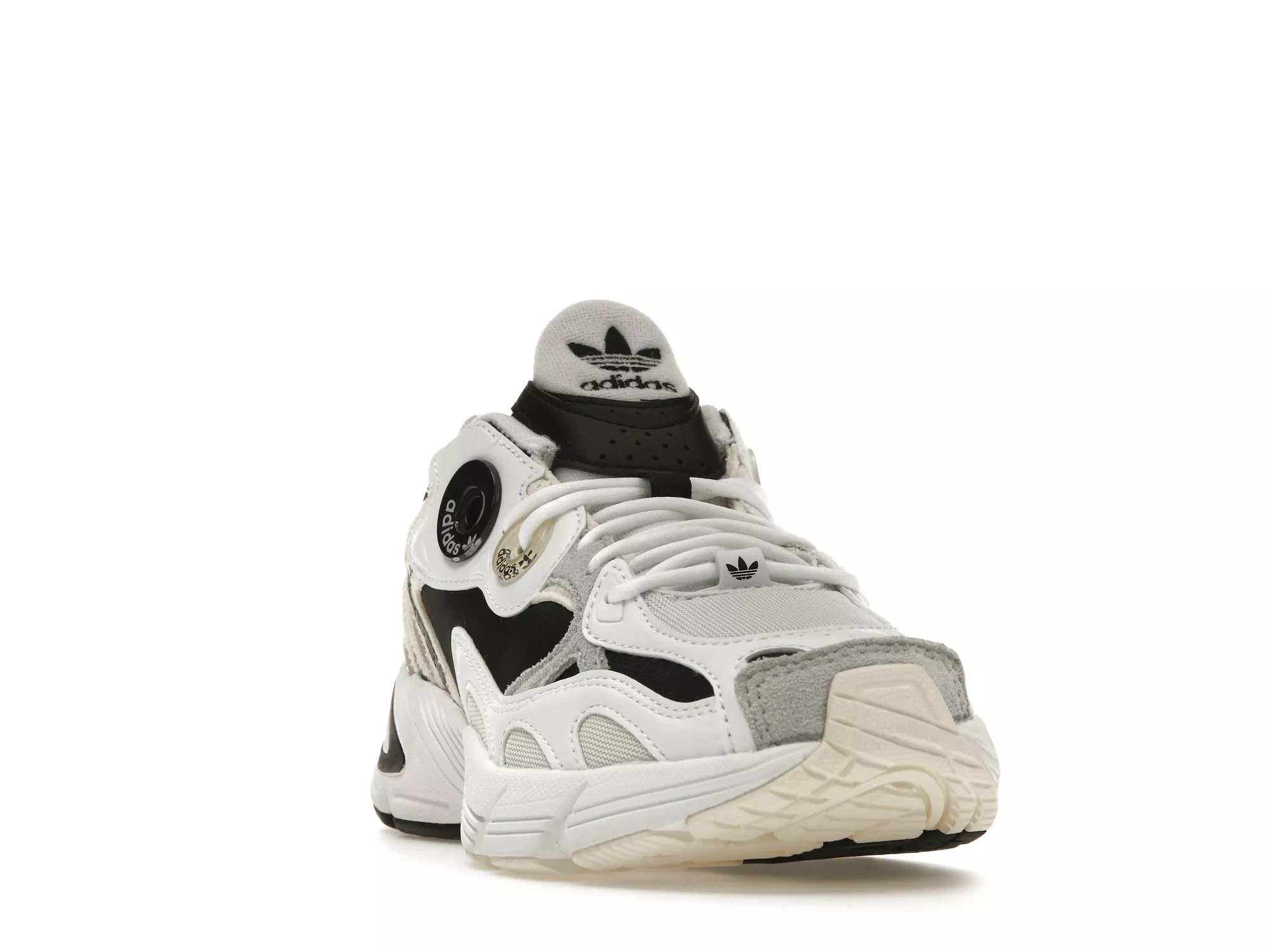 Фото № 3 с приближением к товару «‎adidas Astir White Black Cream »