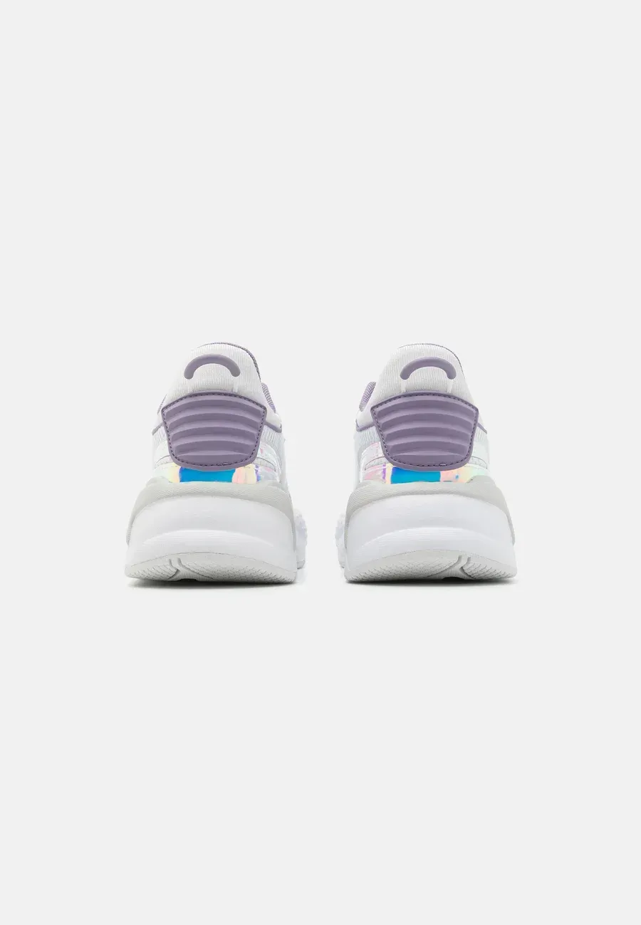 Фото № 3 с приближением к товару «‎RS-X IRIDESCENT»