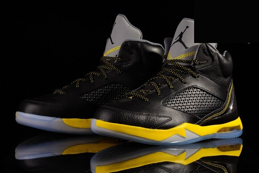 Фото № 2 с приближением к товару «‎Nike Air Jordan Future Flight 5-15-22 Vibrant »