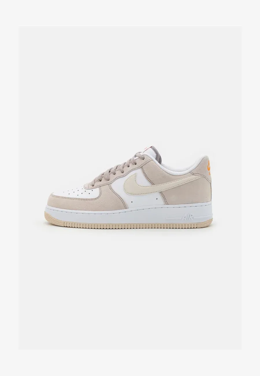 Фото № 1 с приближением к товару «‎AIR FORCE 1 07 UNISEX»
