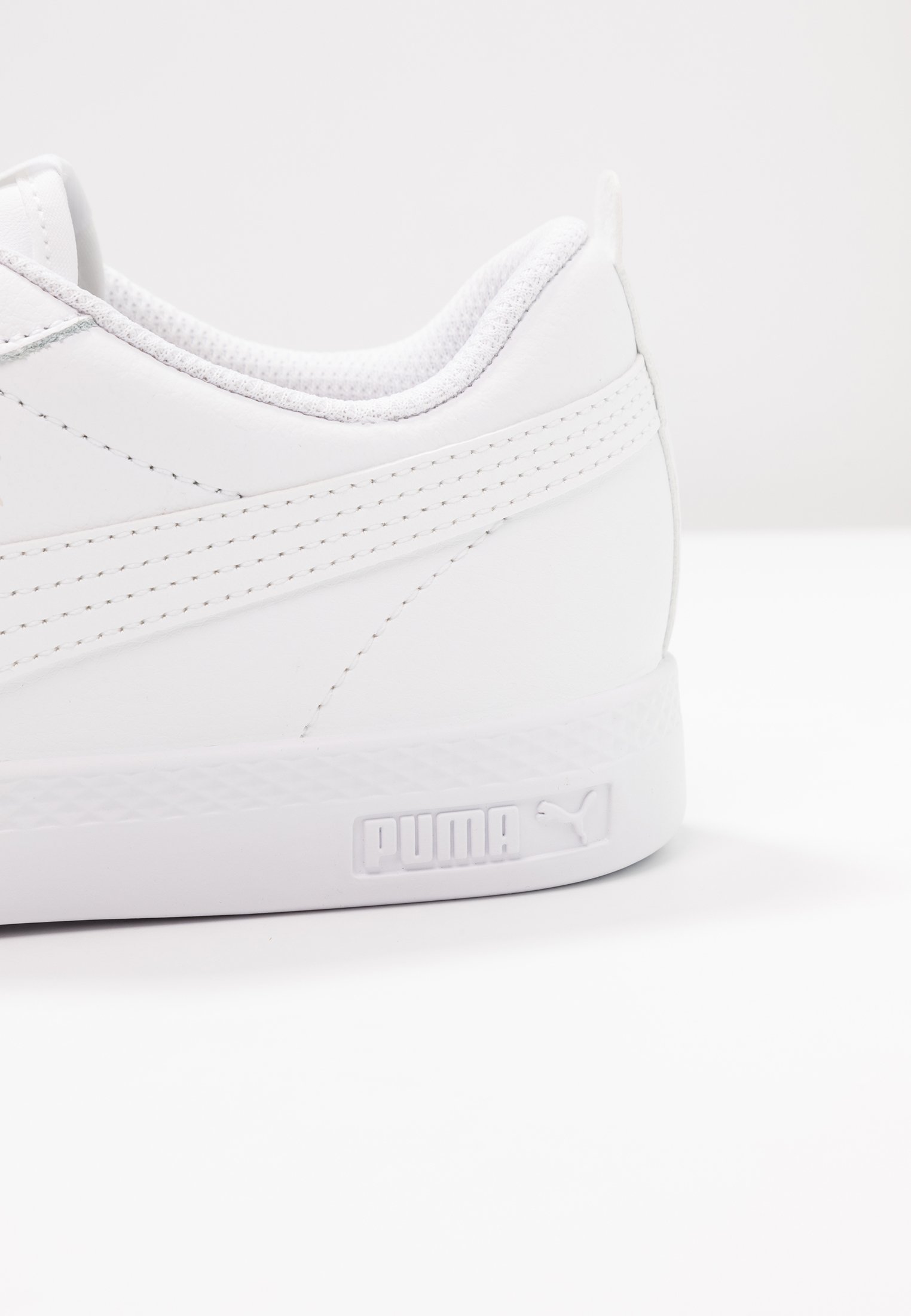 Фото № 3 с приближением к товару «‎Puma Smash »