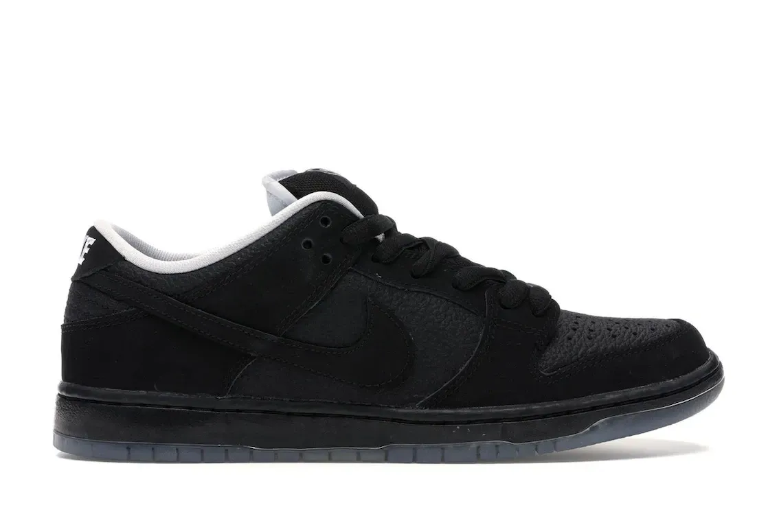 Фото № 1 с приближением к товару «‎Nike SB Dunk Low Atlas 35MM Black (Special Box W/ Accessories)»