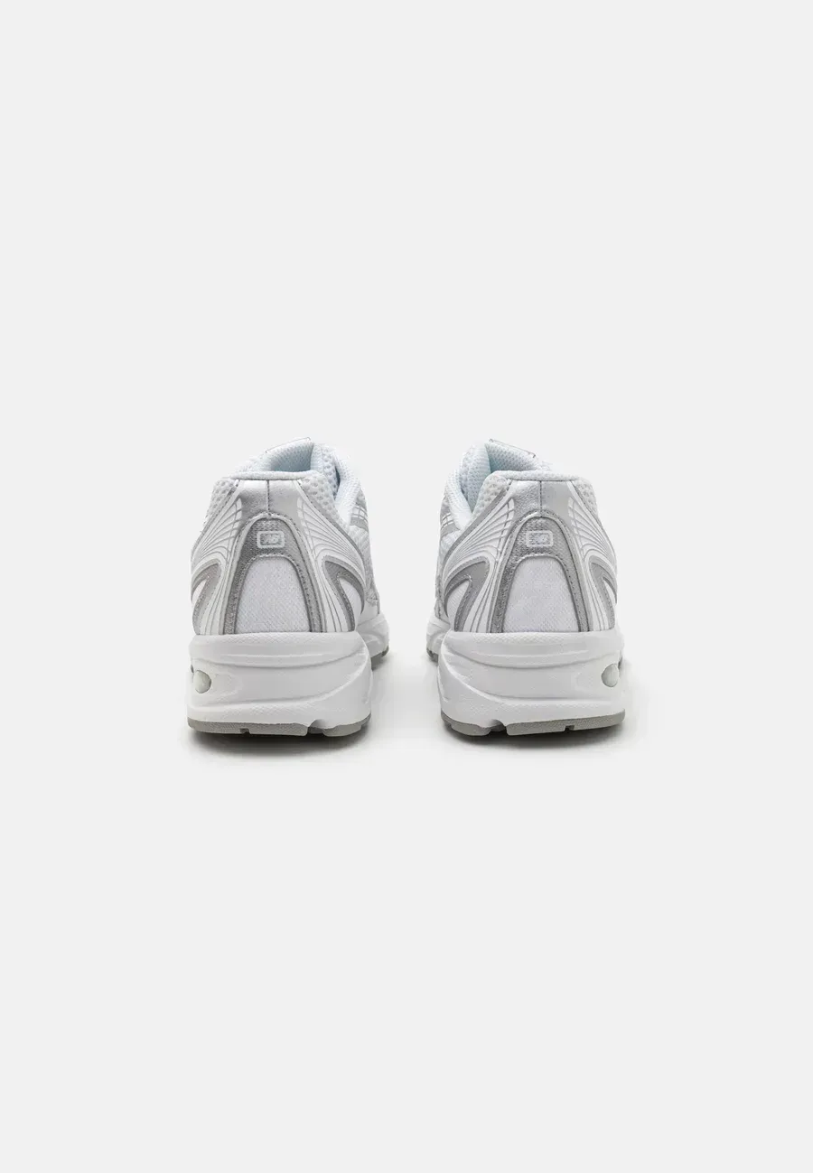 Фото № 3 с приближением к товару «‎U740 UNISEX»