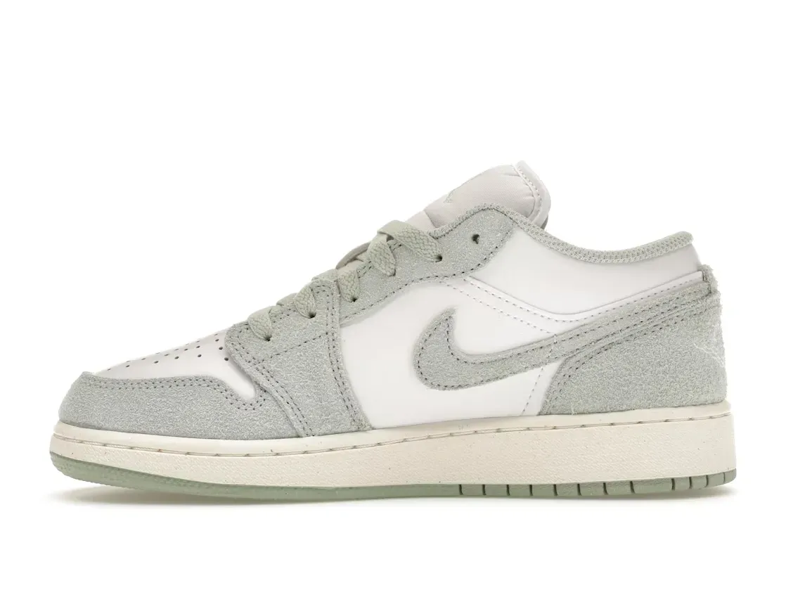 Фото № 3 с приближением к товару «‎Jordan 1 Low SE»