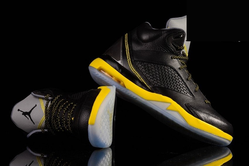 Фото № 3 с приближением к товару «‎Nike Air Jordan Future Flight 5-15-22 Vibrant »
