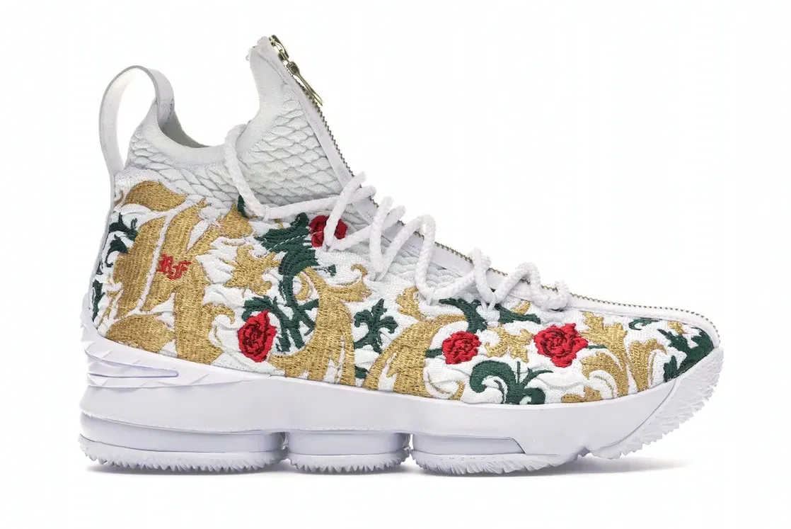 Фото № 1 с приближением к товару «‎Nike LeBron 15 Performance KITH Kings Cloak»