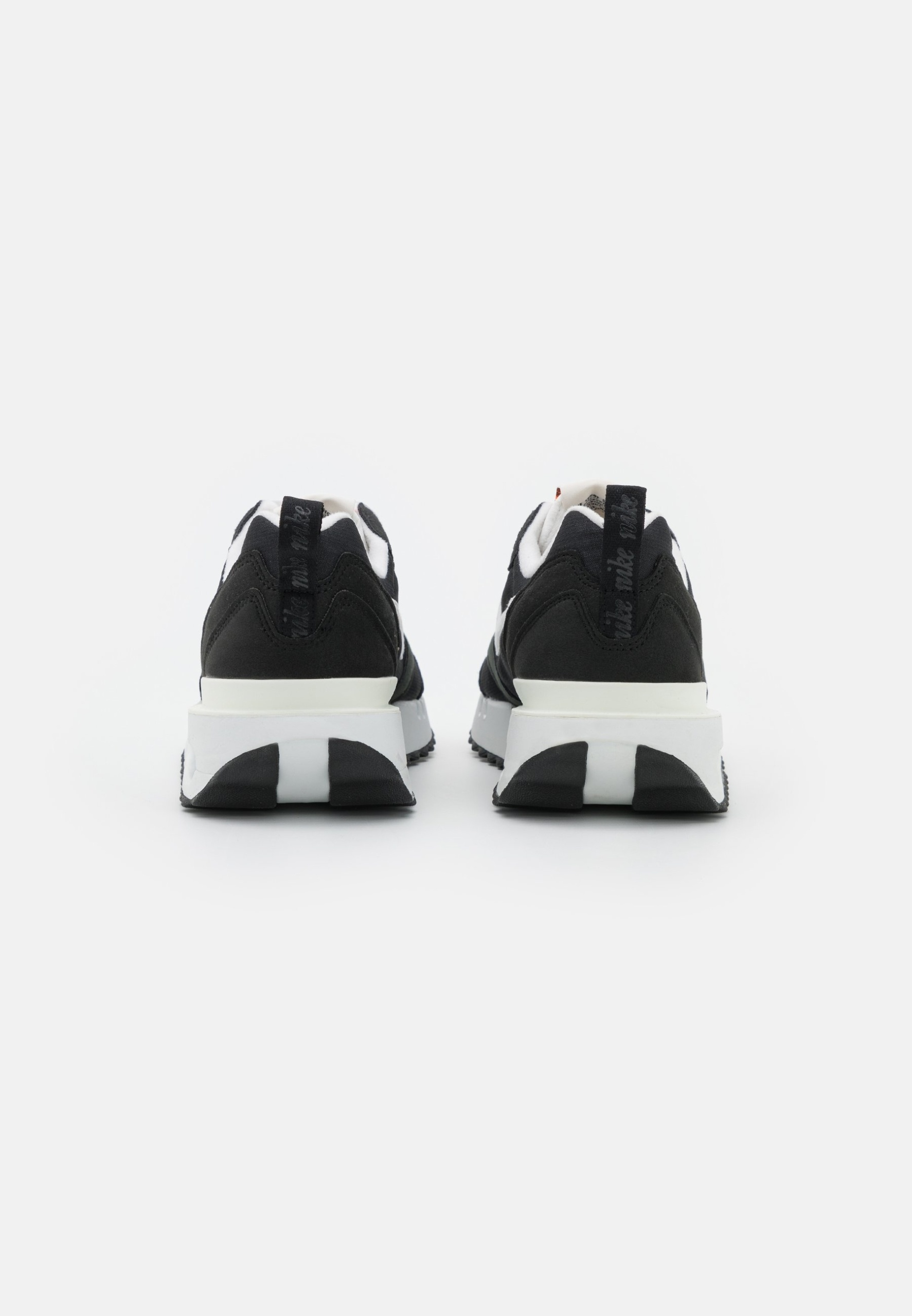 Фото № 2 с приближением к товару «‎Nike Air Max Dawn »