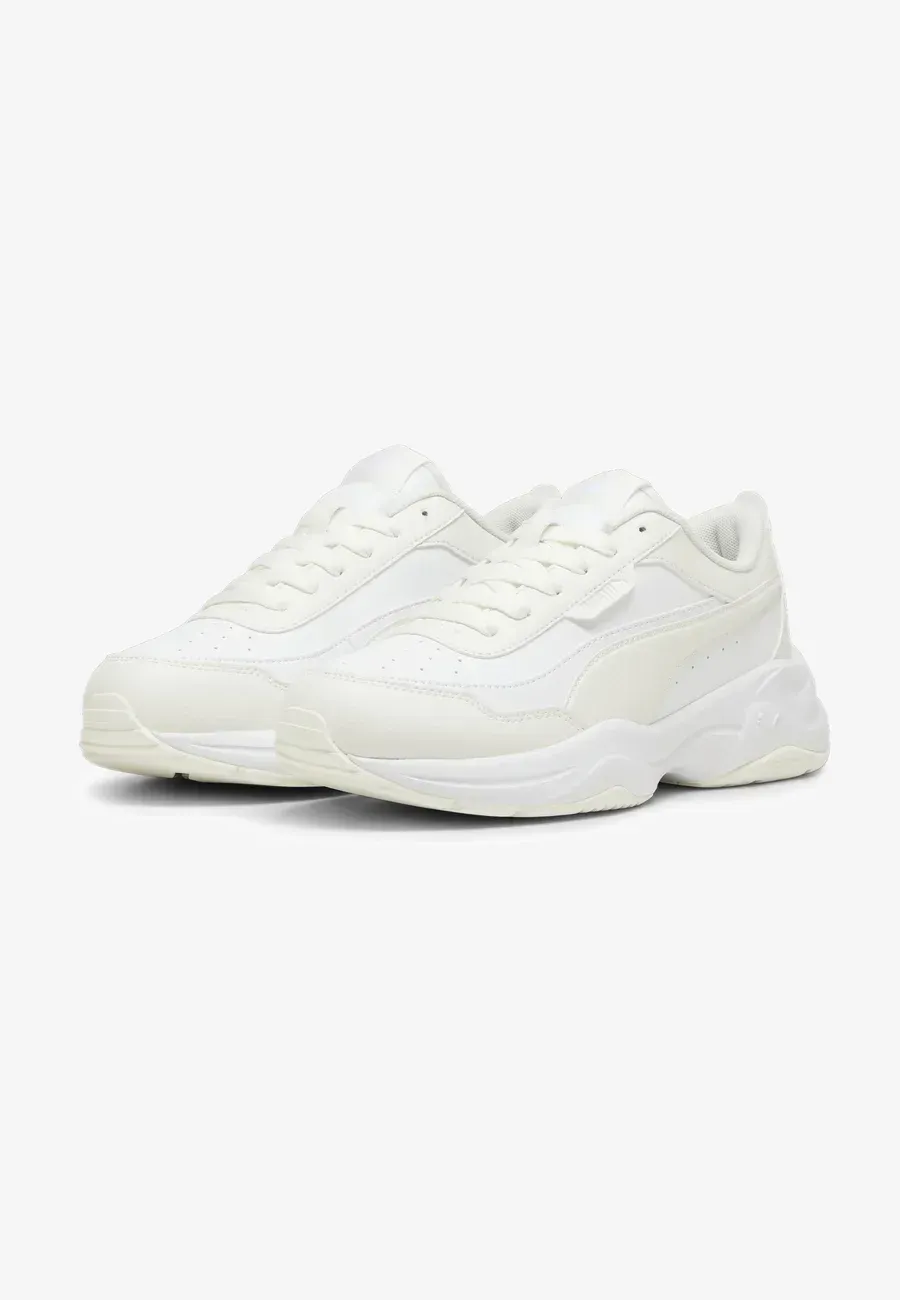 Фото № 3 с приближением к товару «‎CILIA MODE»