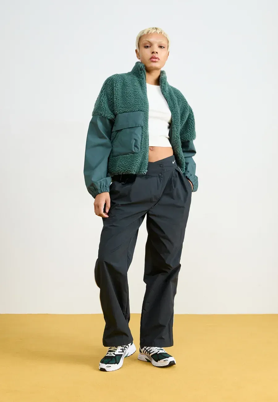 Фото № 3 с приближением к товару «‎AIR PEGASUS 2005»