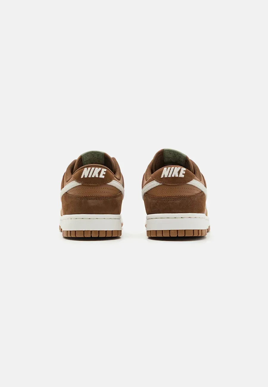 Фото № 3 с приближением к товару «‎DUNK RETRO PRM UNISEX»