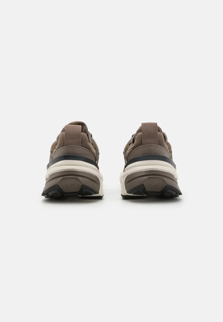 Фото № 3 с приближением к товару «‎V2K RUN»