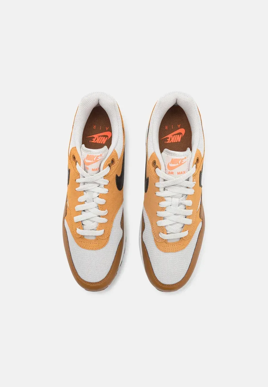 Фото № 4 с приближением к товару «‎AIR MAX 1 »
